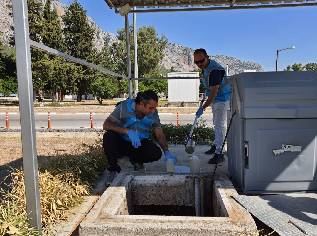 ANTALYA’DA DENİZDE KİRLİLİĞE NEDEN OLAN BELEDİYEYE PARA CEZASI KESİLDİ