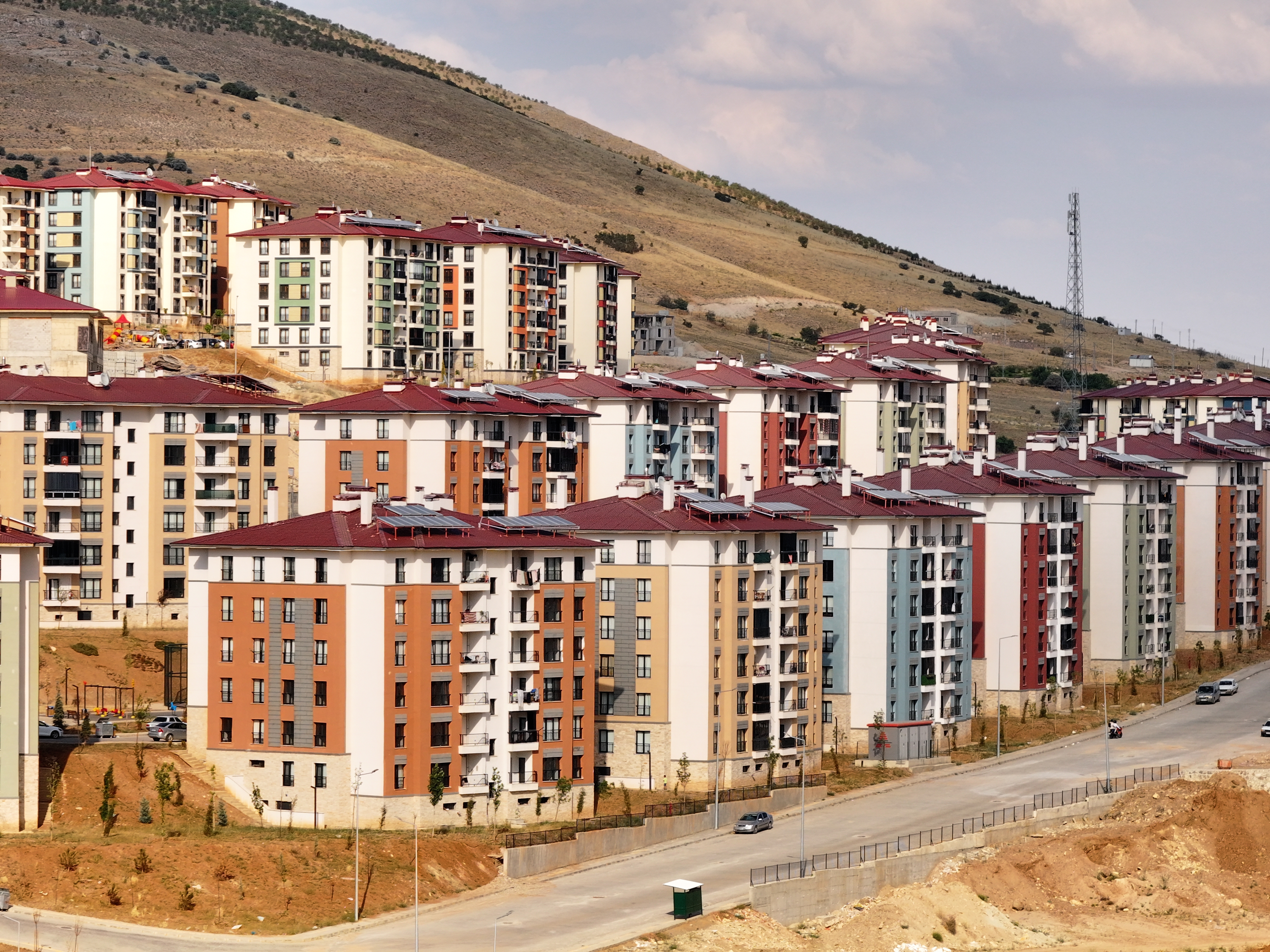 ASRIN İNŞASI TÜRKİYE’NİN BAŞARISI: 455 BİN KONUT TAMAM