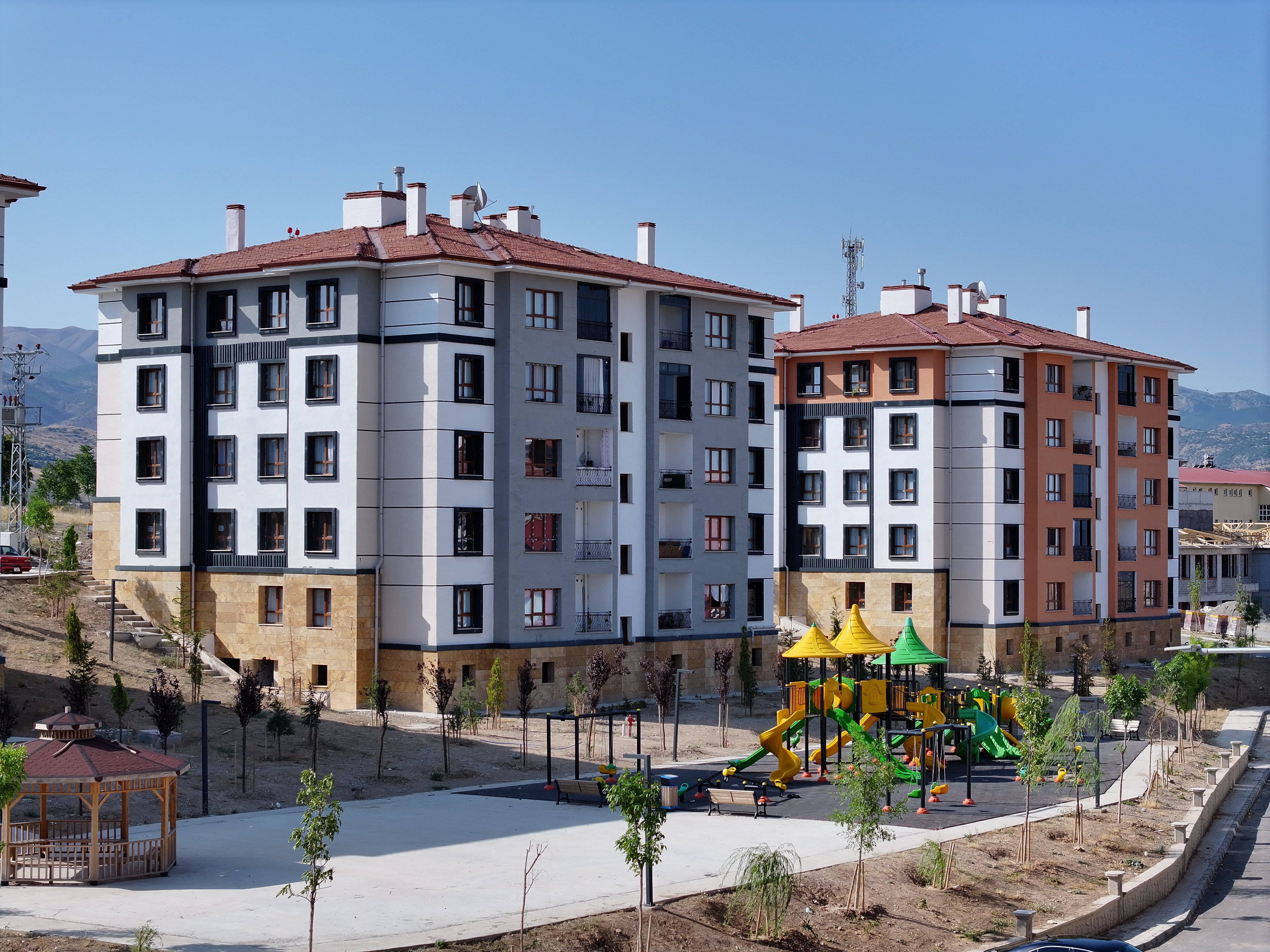 ASRIN İNŞASI TÜRKİYE’NİN BAŞARISI: 455 BİN KONUT TAMAM