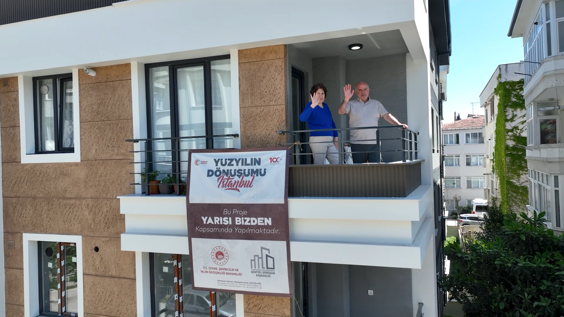 AVCILAR’DAKİ ÖZTOK AİLESİ 6.2’LİK DEPREMİ ANLATTI: HERKES SOKAKTA BİZ HUZUR İÇİNDE EVİMİZDEYDİK