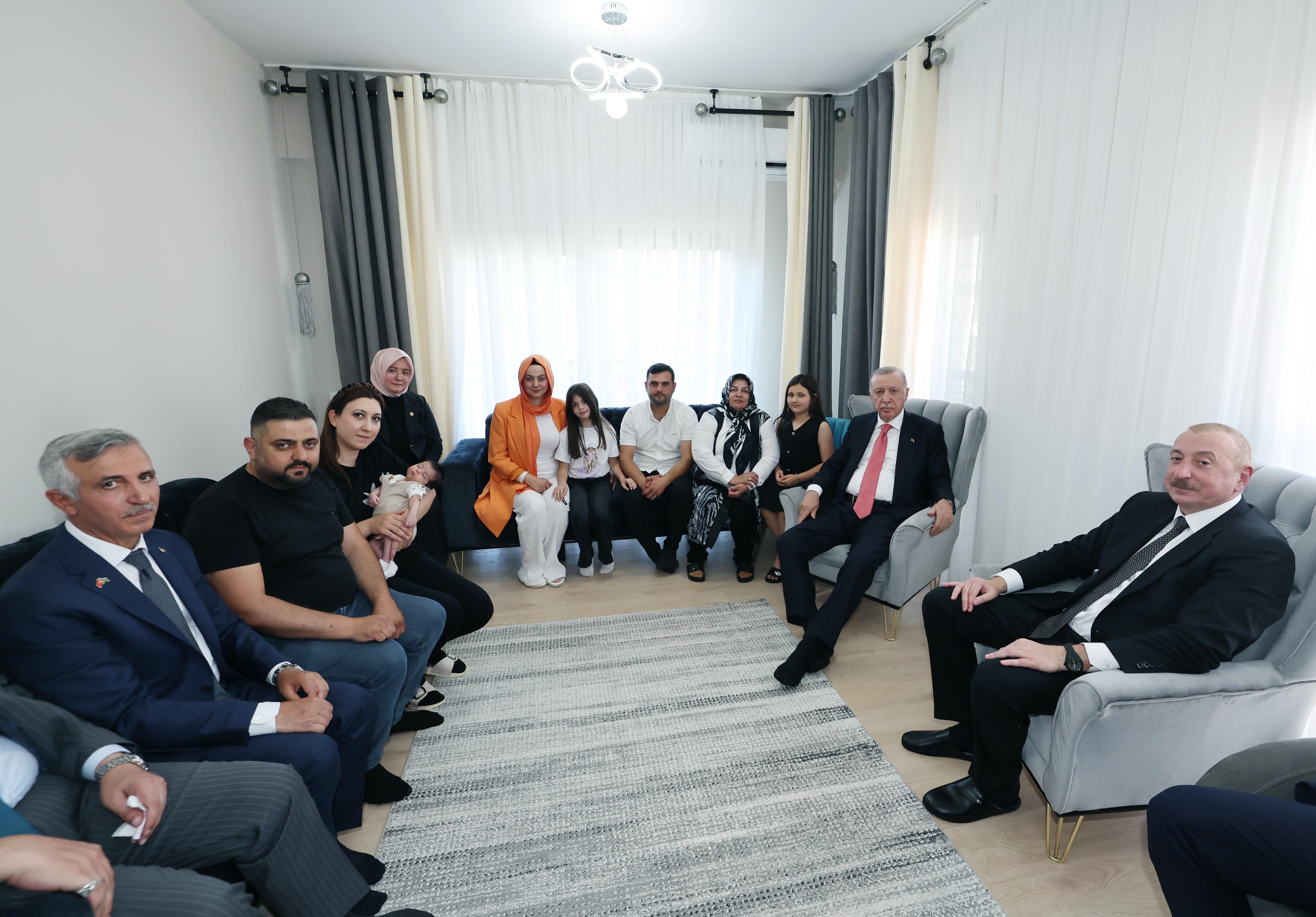 AZERBAYCAN MAHALLESİ’NDE DEPREMZEDE AİLEYE ZİYARET