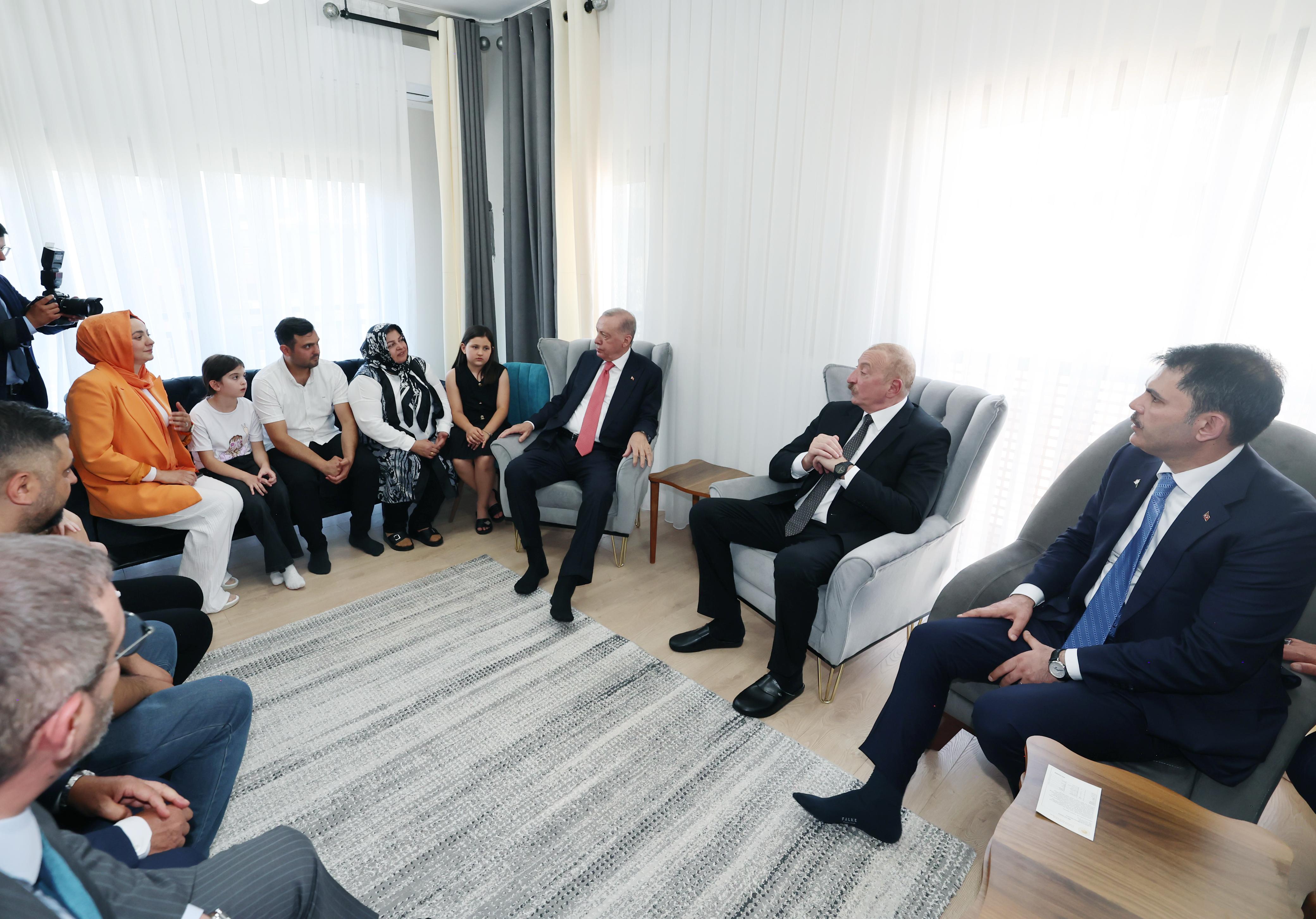 AZERBAYCAN MAHALLESİ’NDE DEPREMZEDE AİLEYE ZİYARET