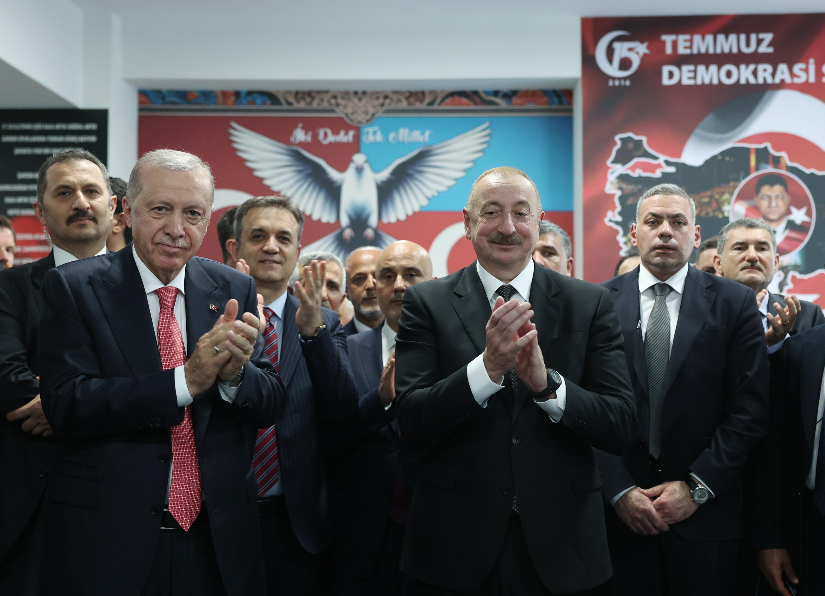 AZERBAYCAN MAHALLESİ’NDE DEPREMZEDE AİLEYE ZİYARET