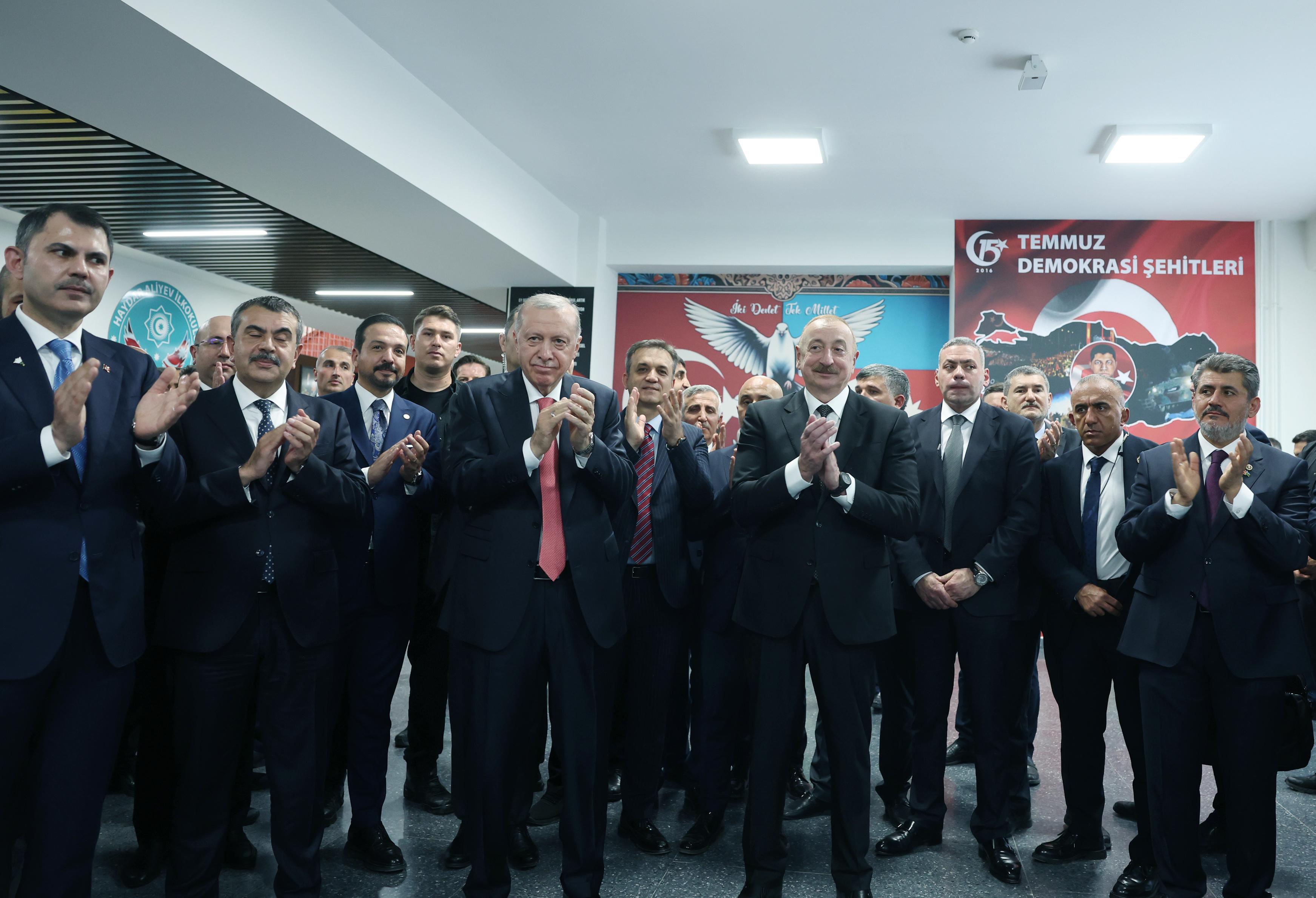 AZERBAYCAN MAHALLESİ’NDE DEPREMZEDE AİLEYE ZİYARET