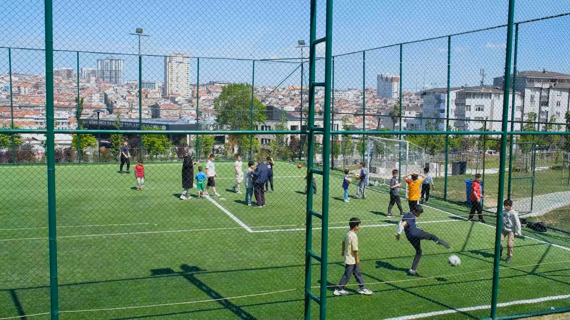 BAĞCILAR MİLLET BAHÇESİ 3 İLÇE İÇİN HUZUR MERKEZİ OLDU