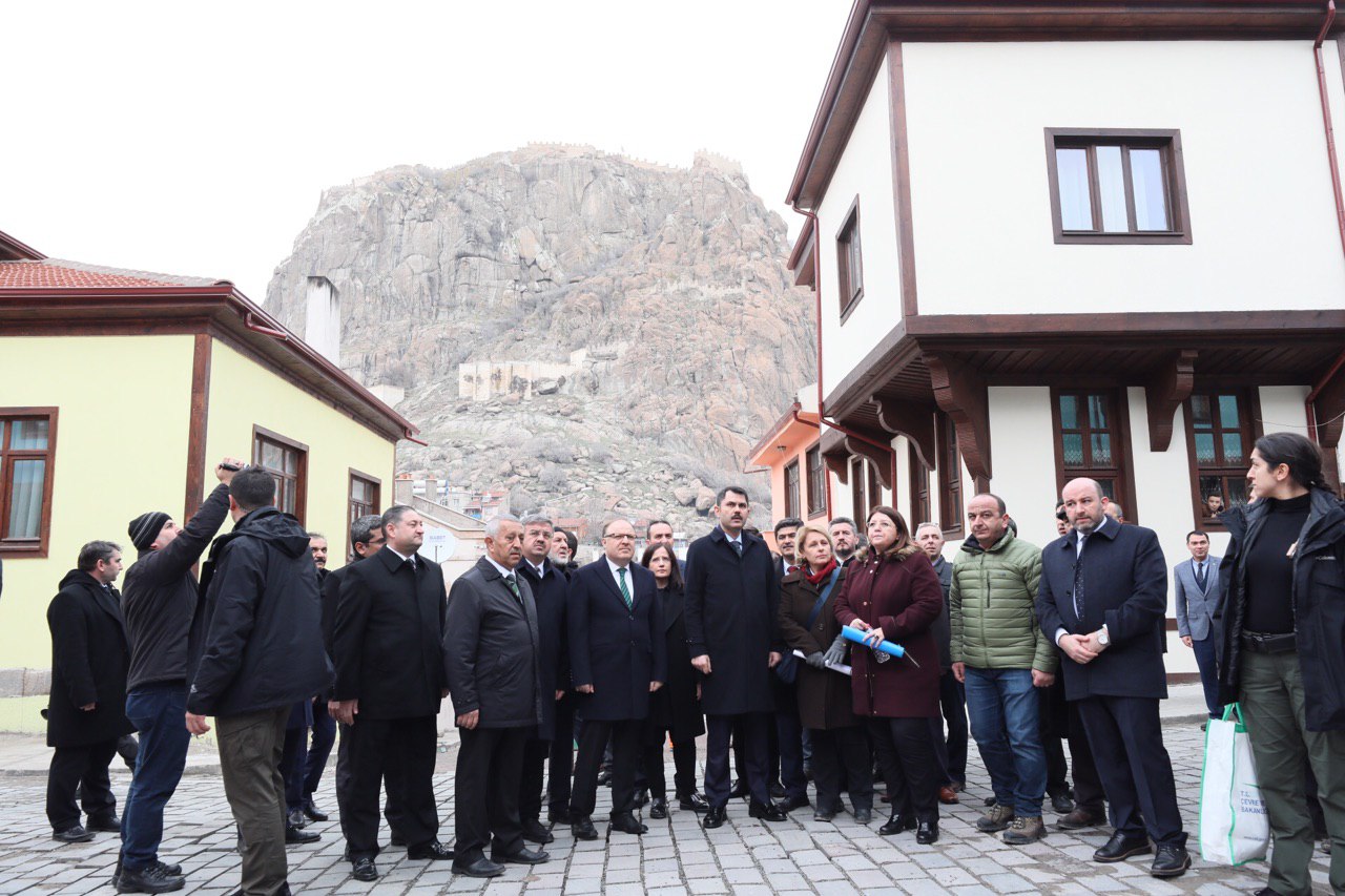 BAKAN KURUM: “28 İLDE 25 MİLYON METREKARE ALANDA MİLLET BAHÇESİ ÇALIŞMALARI SÜRÜYOR”