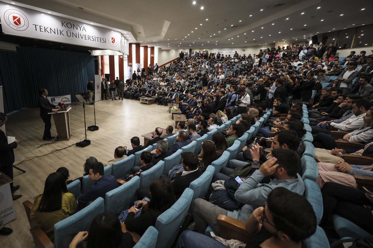 BAKAN KURUM KONYA’DA SOSYAL KONUT PROJESİ KURA ÇEKİMİNE KATILDI