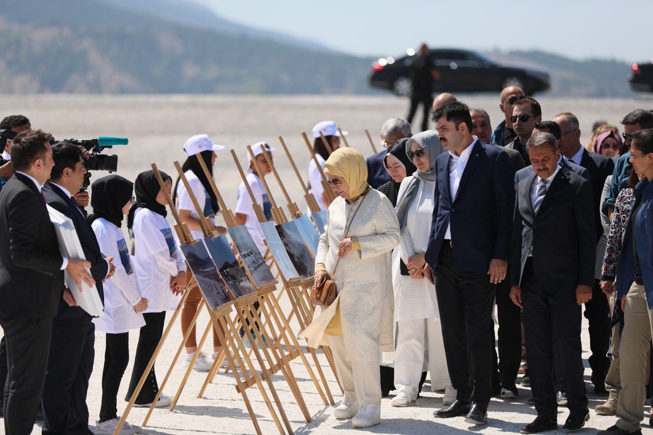 BAKAN KURUM İLE EMİNE ERDOĞAN SALDA’DA İNCELEMELERDE BULUNDU