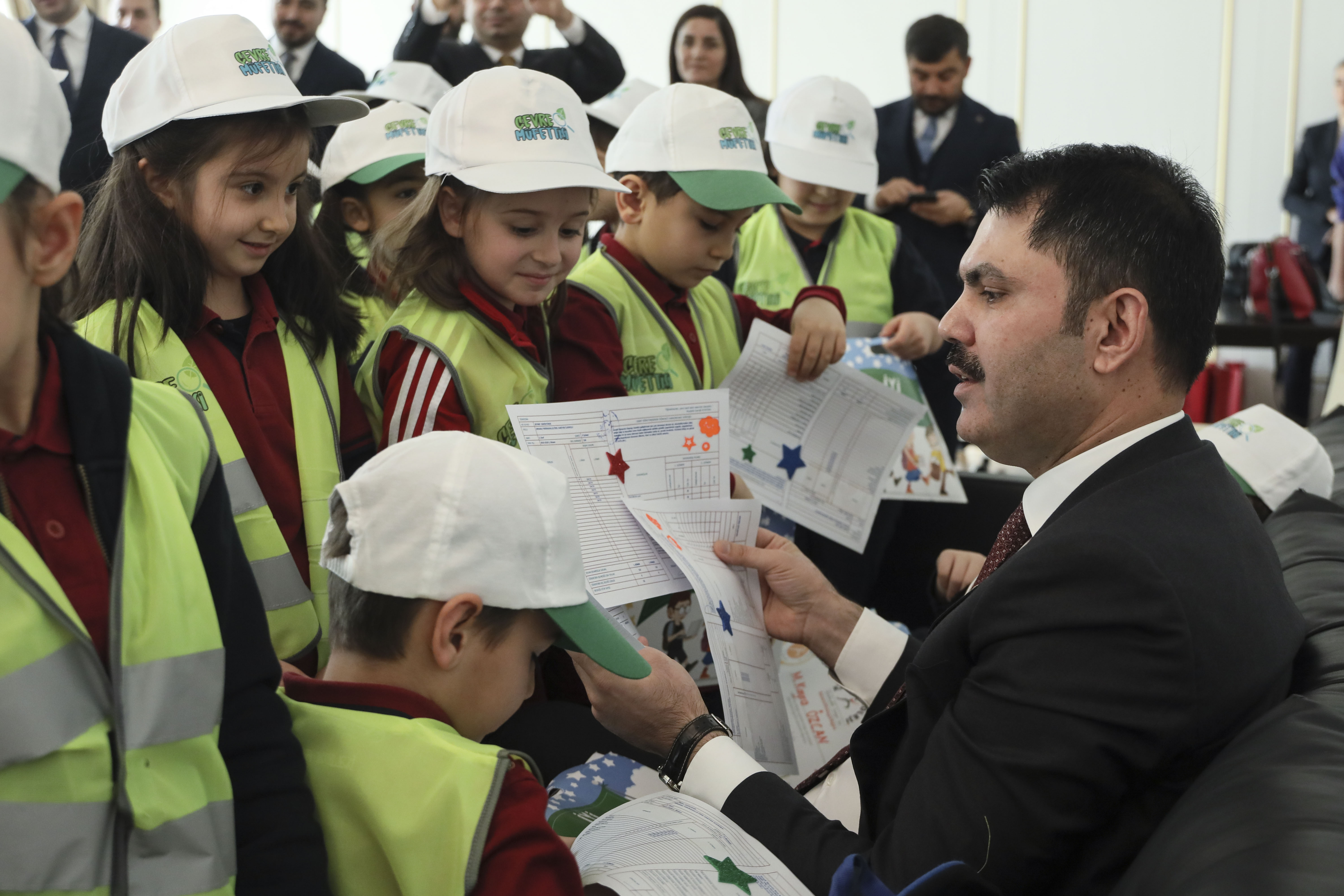 BAKAN KURUM, ÇEVRECİ ÇOCUKLARI KABUL ETTİ