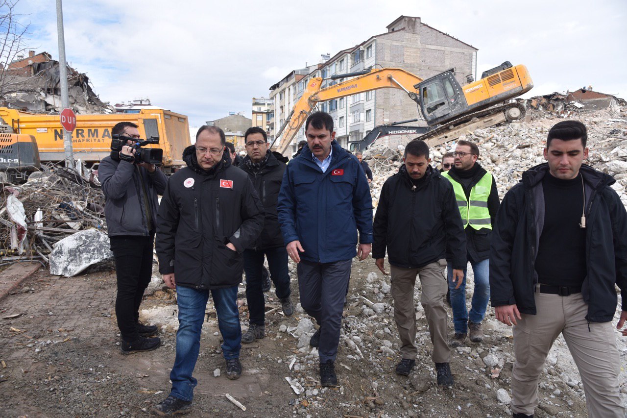 BAKAN KURUM DEPREM BÖLGESİNDE İNCELEMELERDE BULUNDU