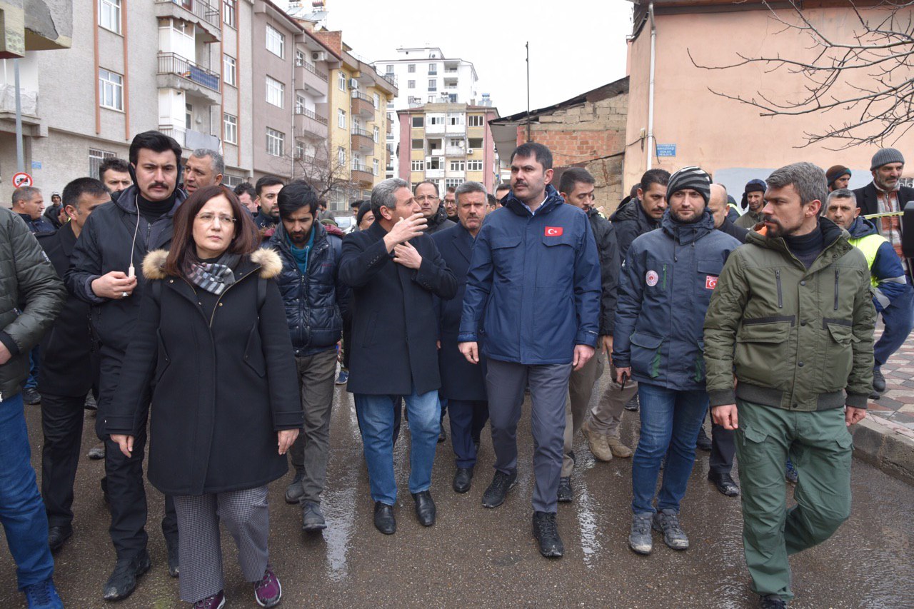 BAKAN KURUM DEPREM BÖLGESİNDE İNCELEMELERDE BULUNDU