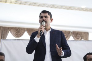 BAKAN KURUM DEPREMZEDELER İLE BİR ARAYA GELDİ