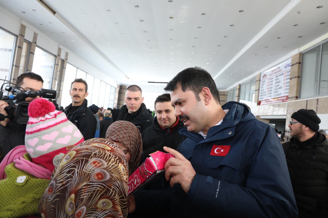 BAKAN KURUM ELAZIĞ’DA ENKAZ KALDIRMA VE TEMEL ATMA ÇALIŞMALARINI İNCELEDİ