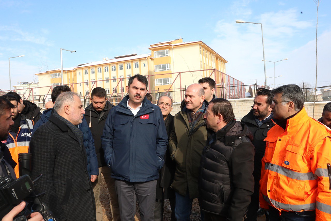 BAKAN KURUM ELAZIĞ’DA ENKAZ KALDIRMA VE TEMEL ATMA ÇALIŞMALARINI İNCELEDİ