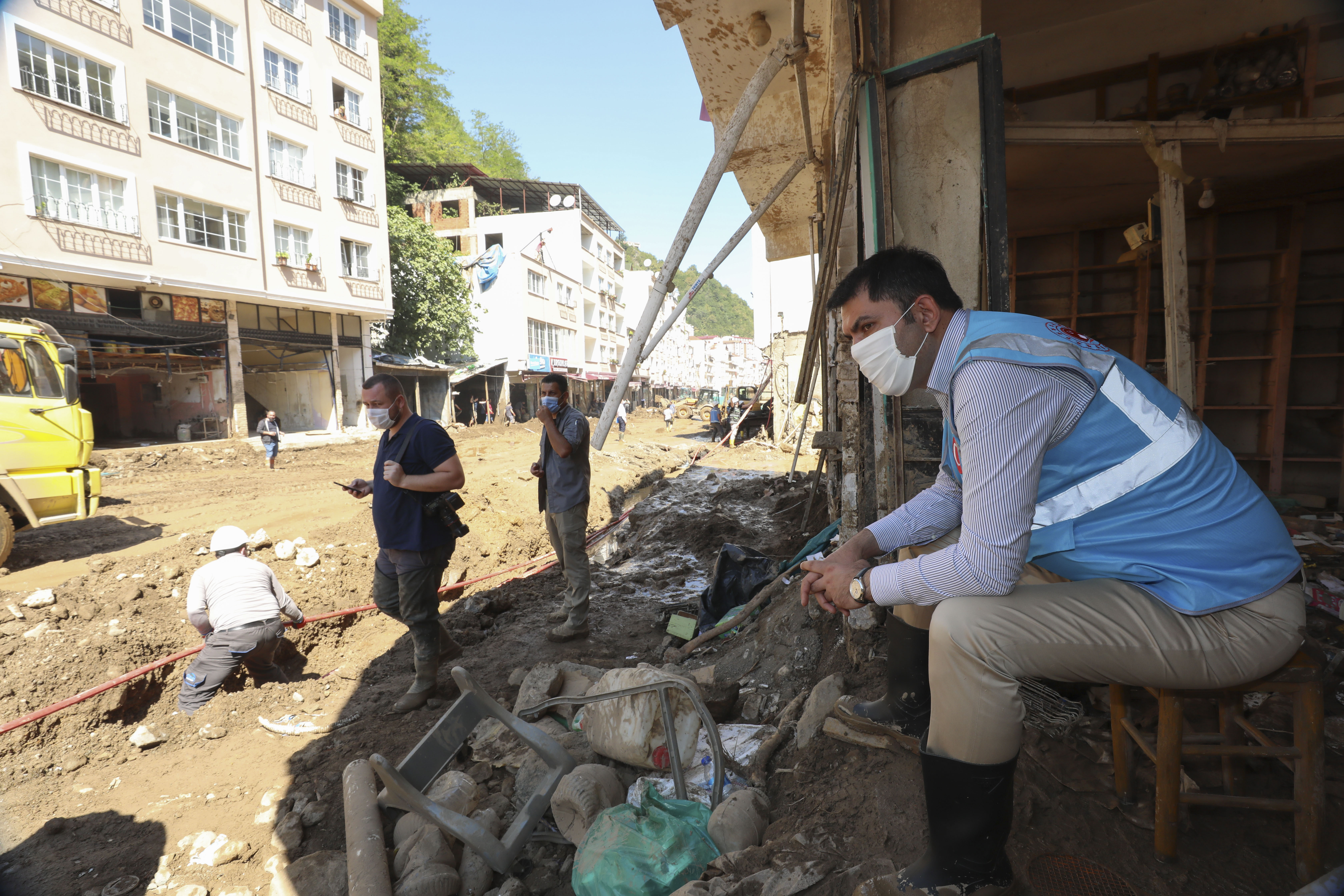 BAKAN KURUM: “BUGÜN AKŞAMA KADAR İNŞALLAH İLÇELERİMİZİN TAMAMINA SULARI VERİLMİŞ OLACAK