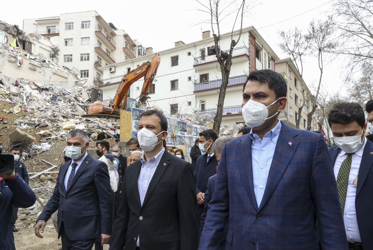 BAKAN KURUM AÇELYA APARTMANI VE ÇEVRESİNDE İNCELEMEDE BULUNDU