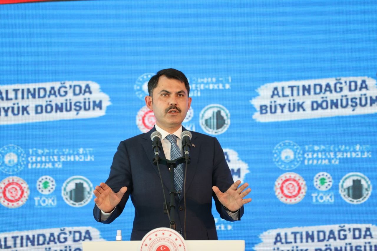 BAKAN KURUM ALTINDAĞ’DA 57 KONUT VE 42 DÜKKÂNIN TEMELİNİ ATTI