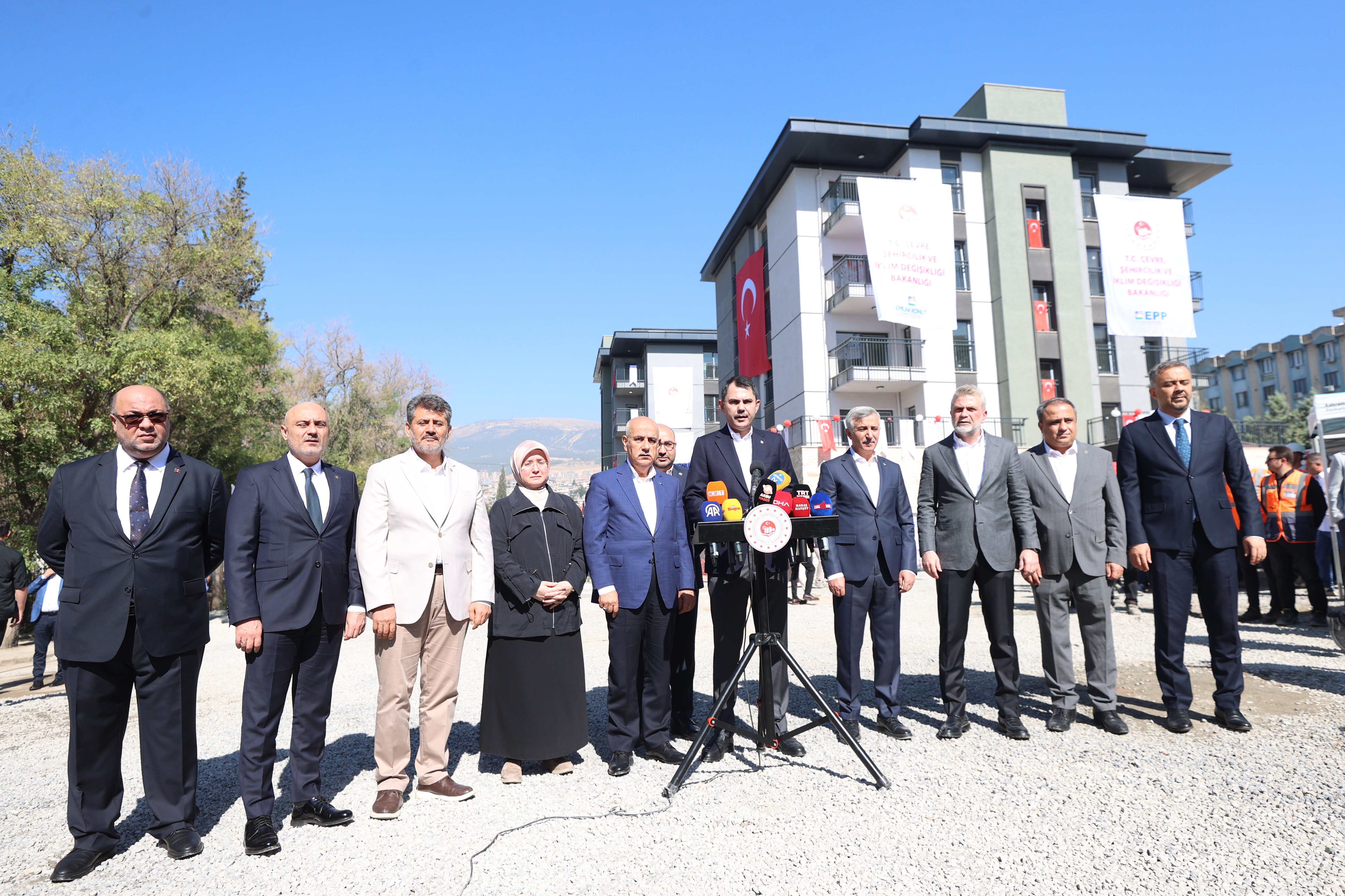 BAKAN KURUM KAHRAMANMARAŞ’TA KONUŞTU: SORUMLULUK SAHİBİ HERKESTEN RİCAMIZDIR, DEPREM BÖLGESİYLE İLGİLİ SİYASİ HIRSLARINI RAFA KALDIRMALILAR