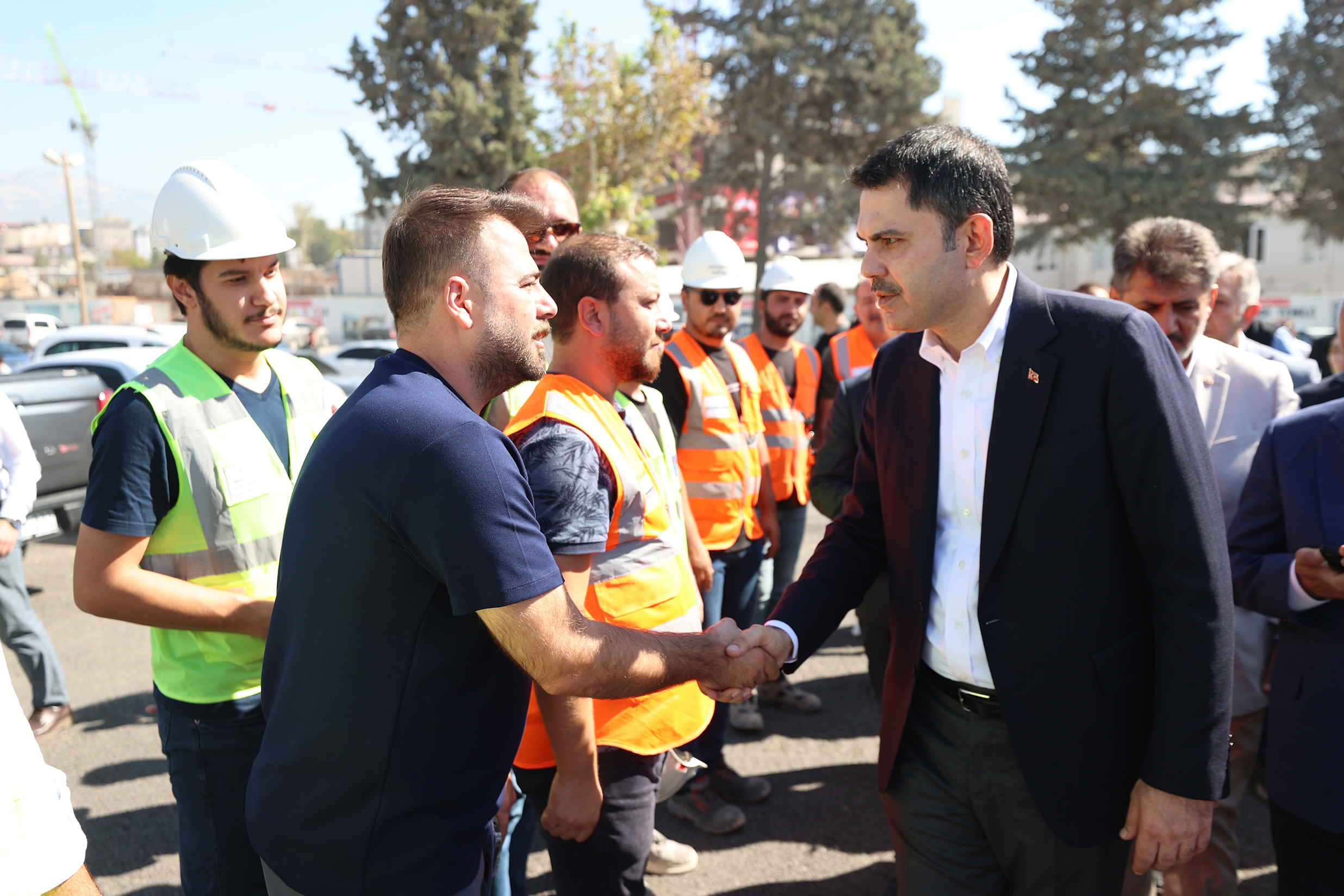 BAKAN KURUM KAHRAMANMARAŞ’TA KONUŞTU: SORUMLULUK SAHİBİ HERKESTEN RİCAMIZDIR, DEPREM BÖLGESİYLE İLGİLİ SİYASİ HIRSLARINI RAFA KALDIRMALILAR