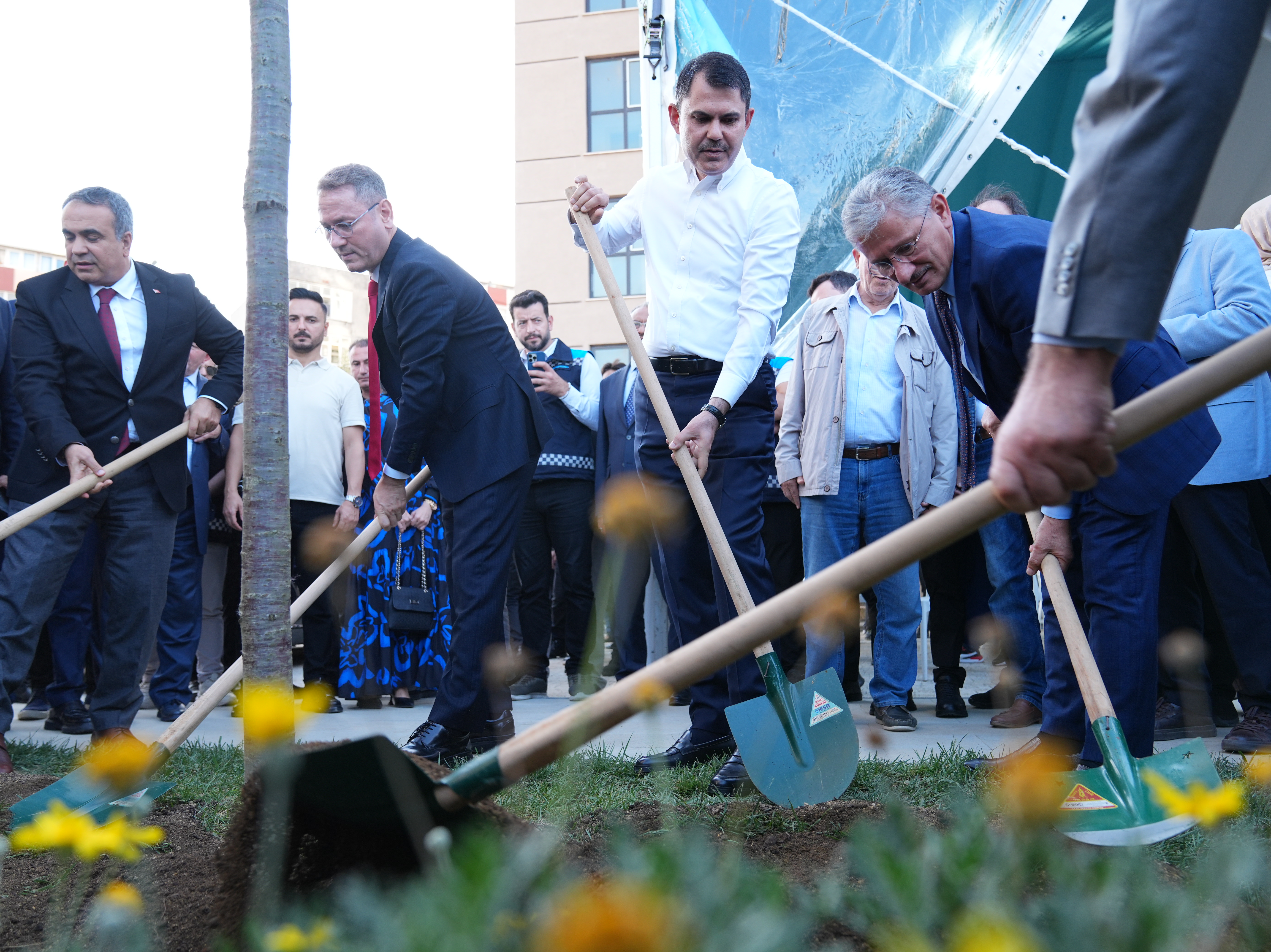 BAKAN KURUM: YARISI BİZDEN’İ GÜNCELLİYORUZ “İSTANBUL’DA TOKİ VE EMLAK KONUT GÜVENCESİYLE DÖNÜŞÜMÜ BAŞLATIYORUZ”