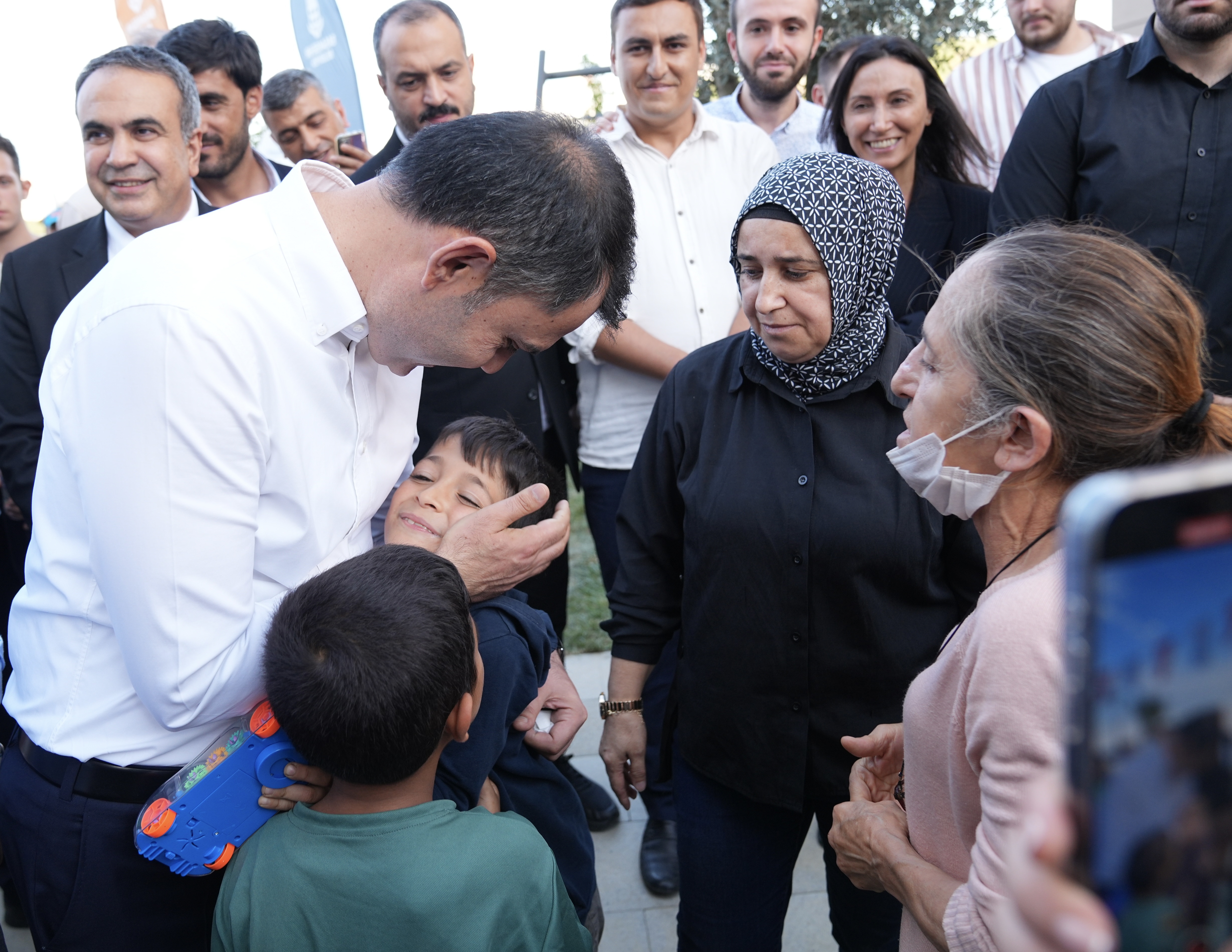 BAKAN KURUM: YARISI BİZDEN’İ GÜNCELLİYORUZ “İSTANBUL’DA TOKİ VE EMLAK KONUT GÜVENCESİYLE DÖNÜŞÜMÜ BAŞLATIYORUZ”