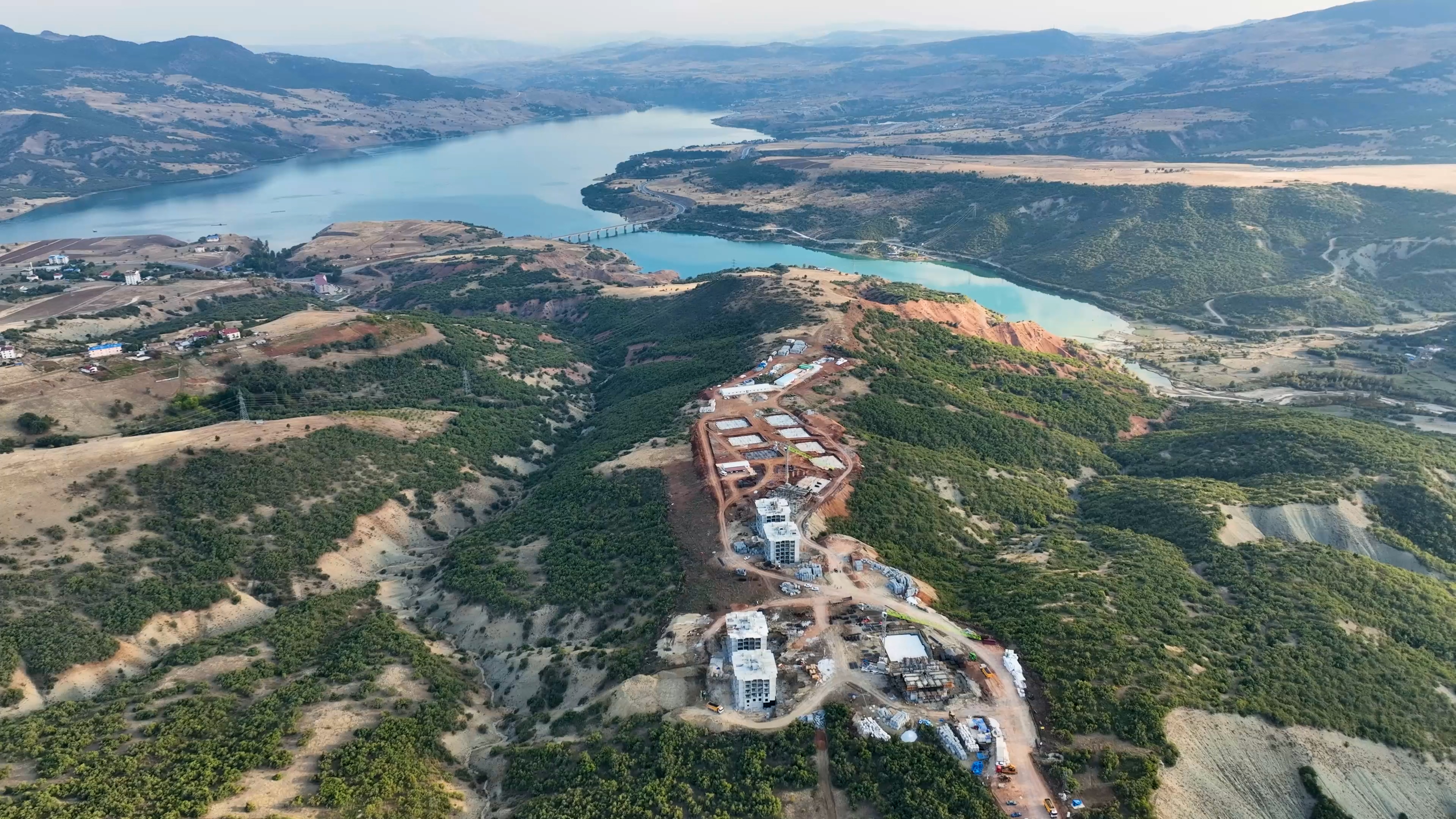 BAKAN KURUM: AFETLERE DİRENÇLİ ŞEHİRLER İÇİN RİSKLİ BÖLGELERDE GÜVENLİ YERLEŞİM ALANLARINI BELİRLİYORUZ