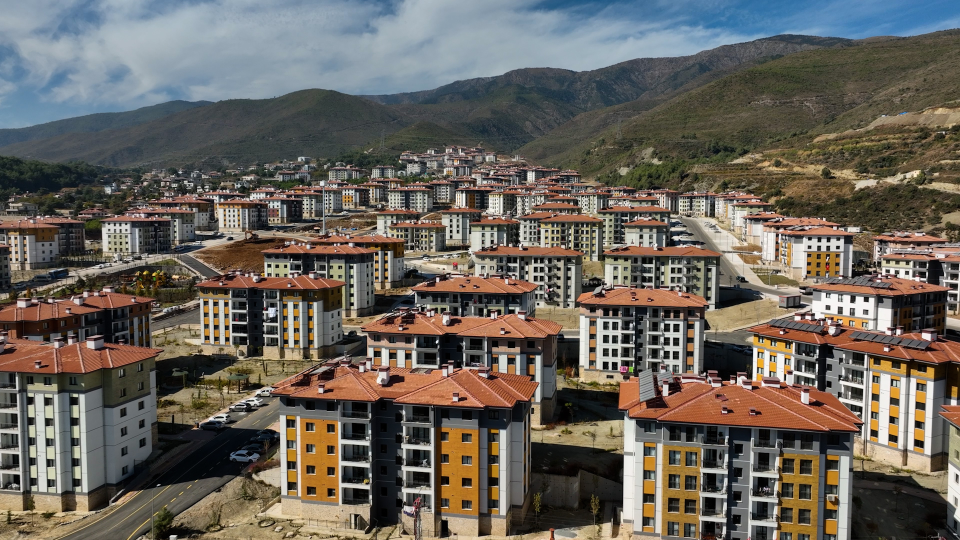 BAKAN KURUM: GÖZYAŞLARIMIZ HATİCE KÜBRA KARDEŞİMİZİNKİ GİBİ SADECE SEVİNÇTEN OLSUN