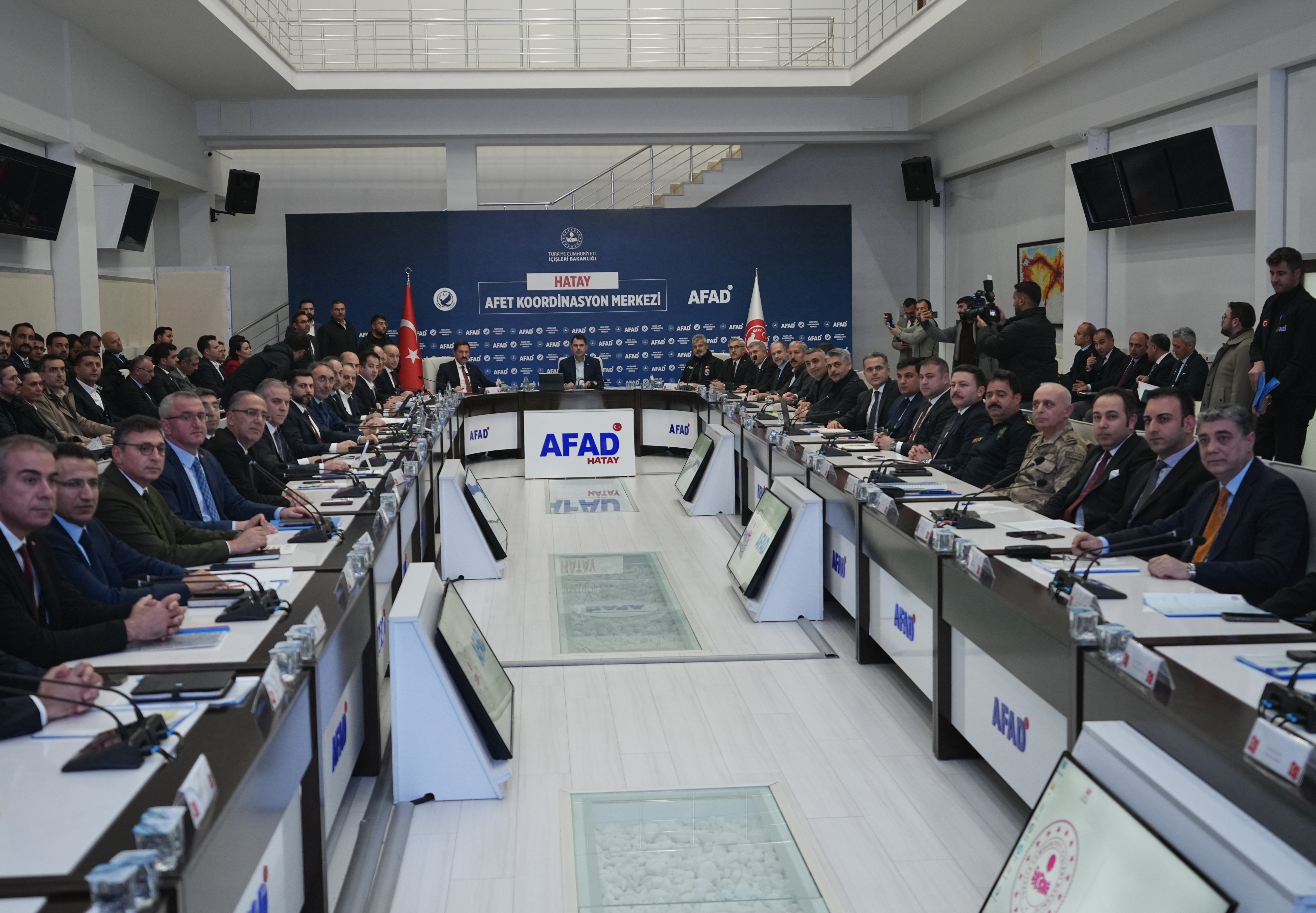 BAKAN KURUM, HATAY’DA TÜM PARTİLERİN TEMSİLCİLERİNİN KATILDIĞI KOORDİNASYON TOPLANTISINDA SON DURUMU DEĞERLENDİRDİ