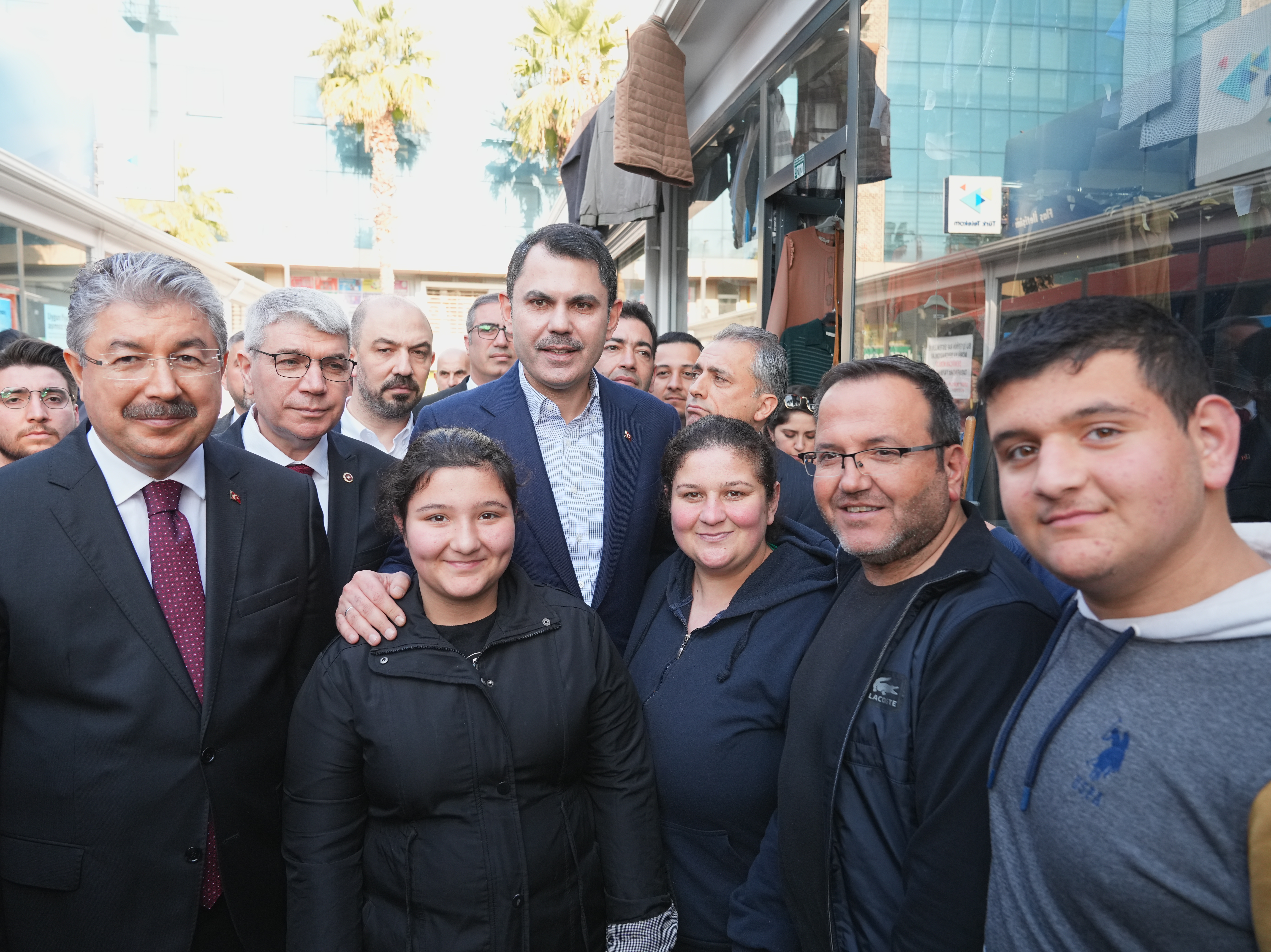 BAKAN KURUM OSMANİYE’DE DEPREMZEDE AİLENİN YENİ EVİNE KONUK OLDU