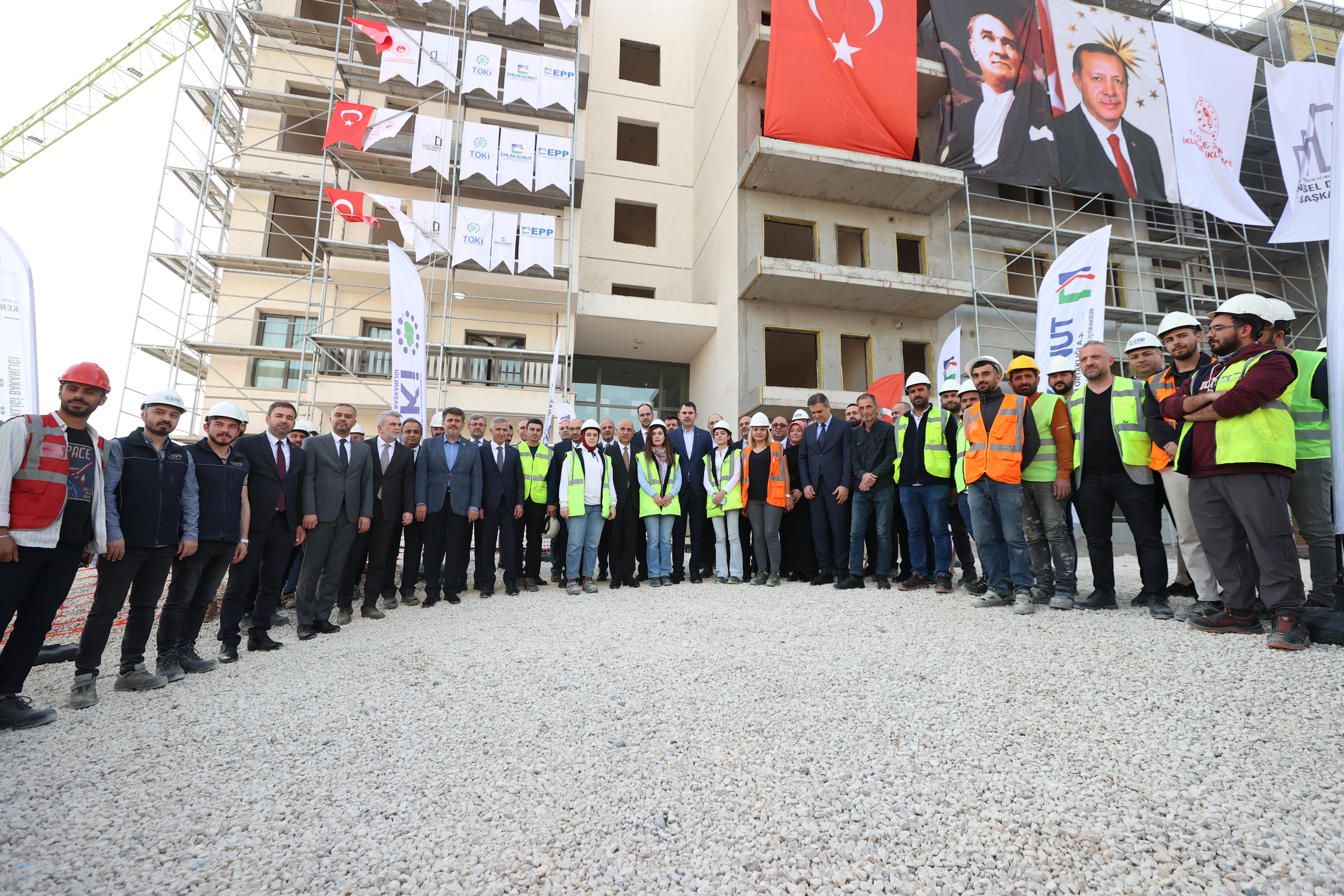 BAKAN KURUM, KAHRAMANMARAŞ’TA AFET KONUTLARI ŞANTİYELERİNDE İNCELEME YAPTI