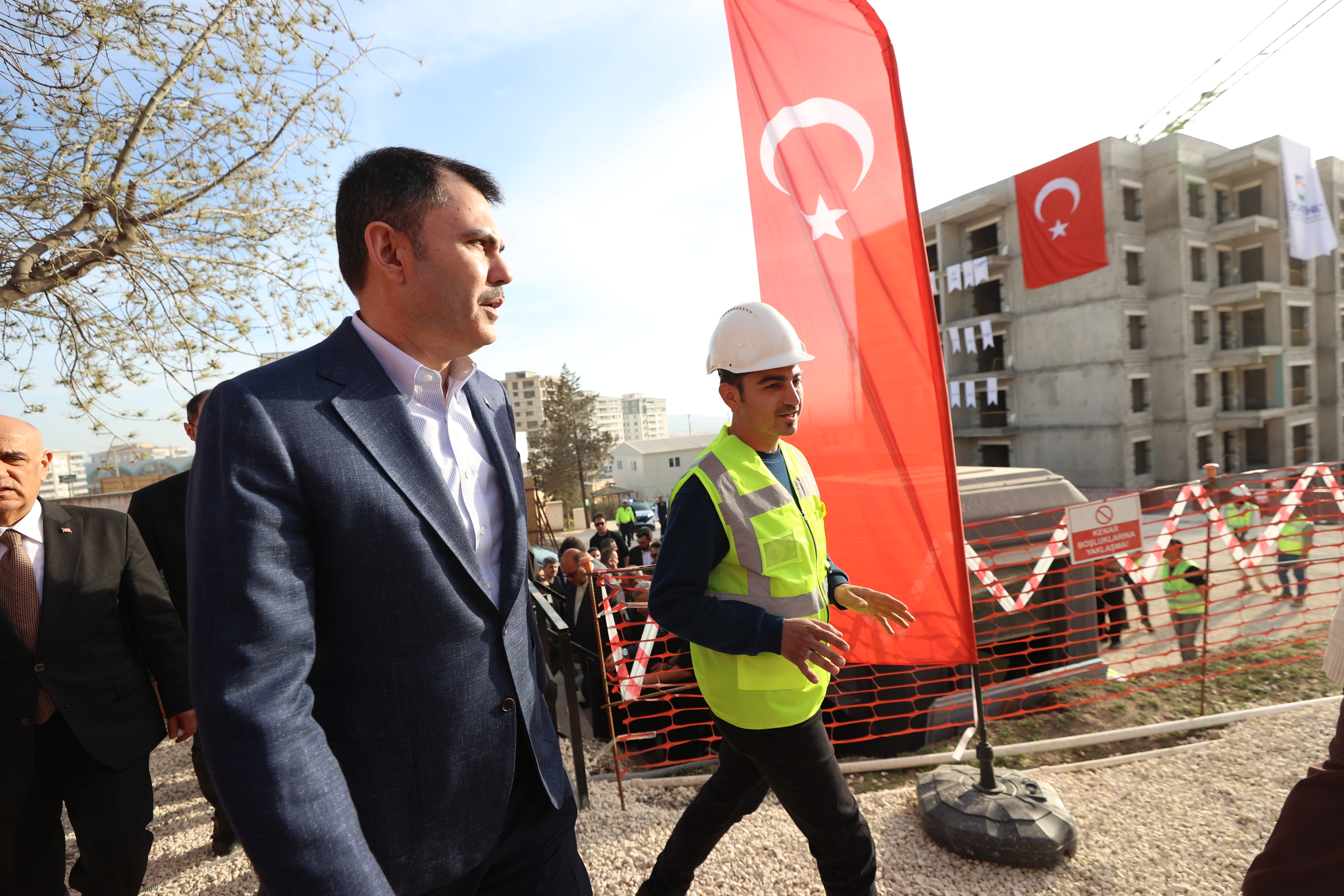 BAKAN KURUM, KAHRAMANMARAŞ’TA AFET KONUTLARI ŞANTİYELERİNDE İNCELEME YAPTI