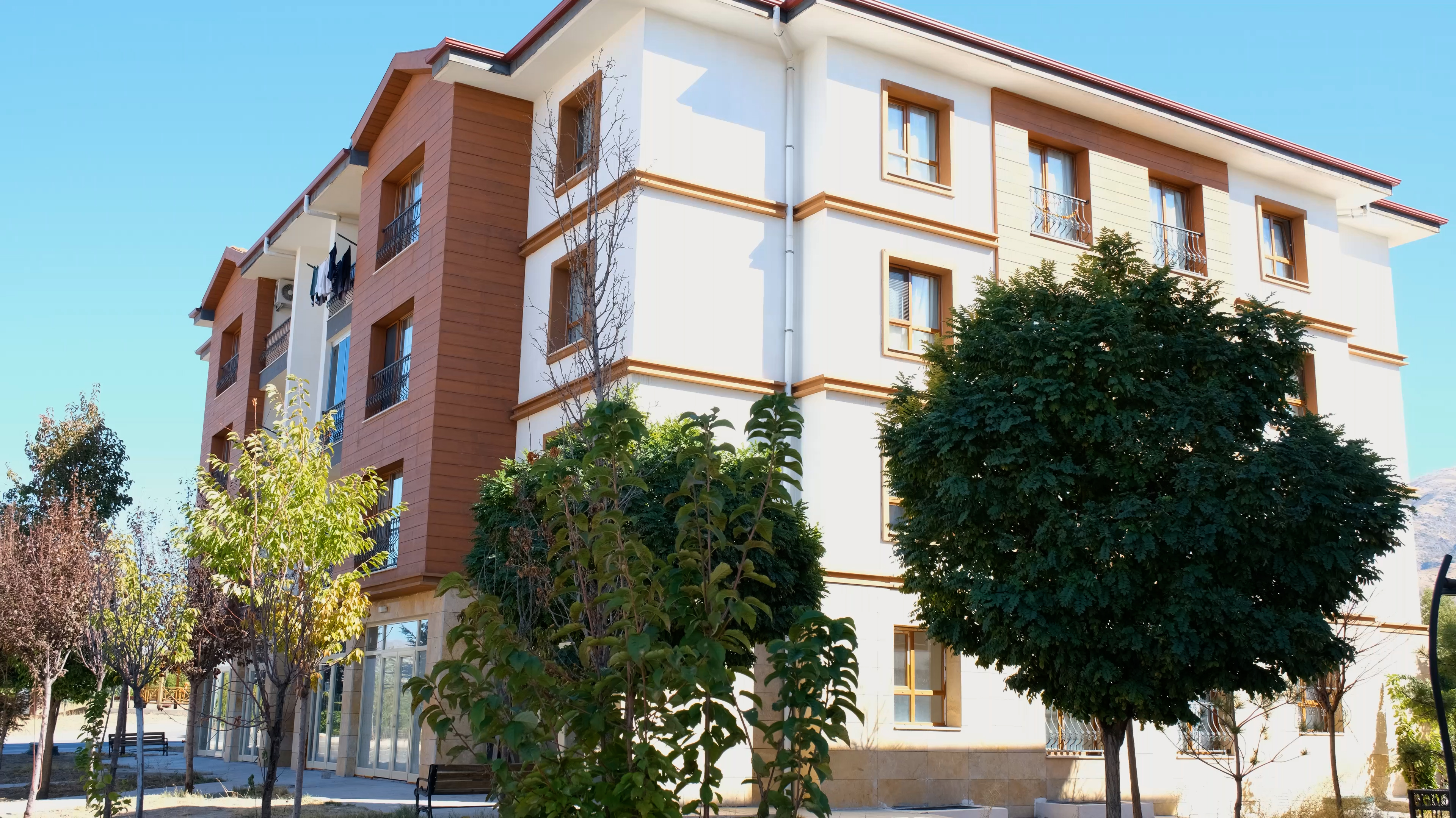 BAKAN KURUM: TOKİ İLE KALE GİBİ KONUTLAR YAPTIK