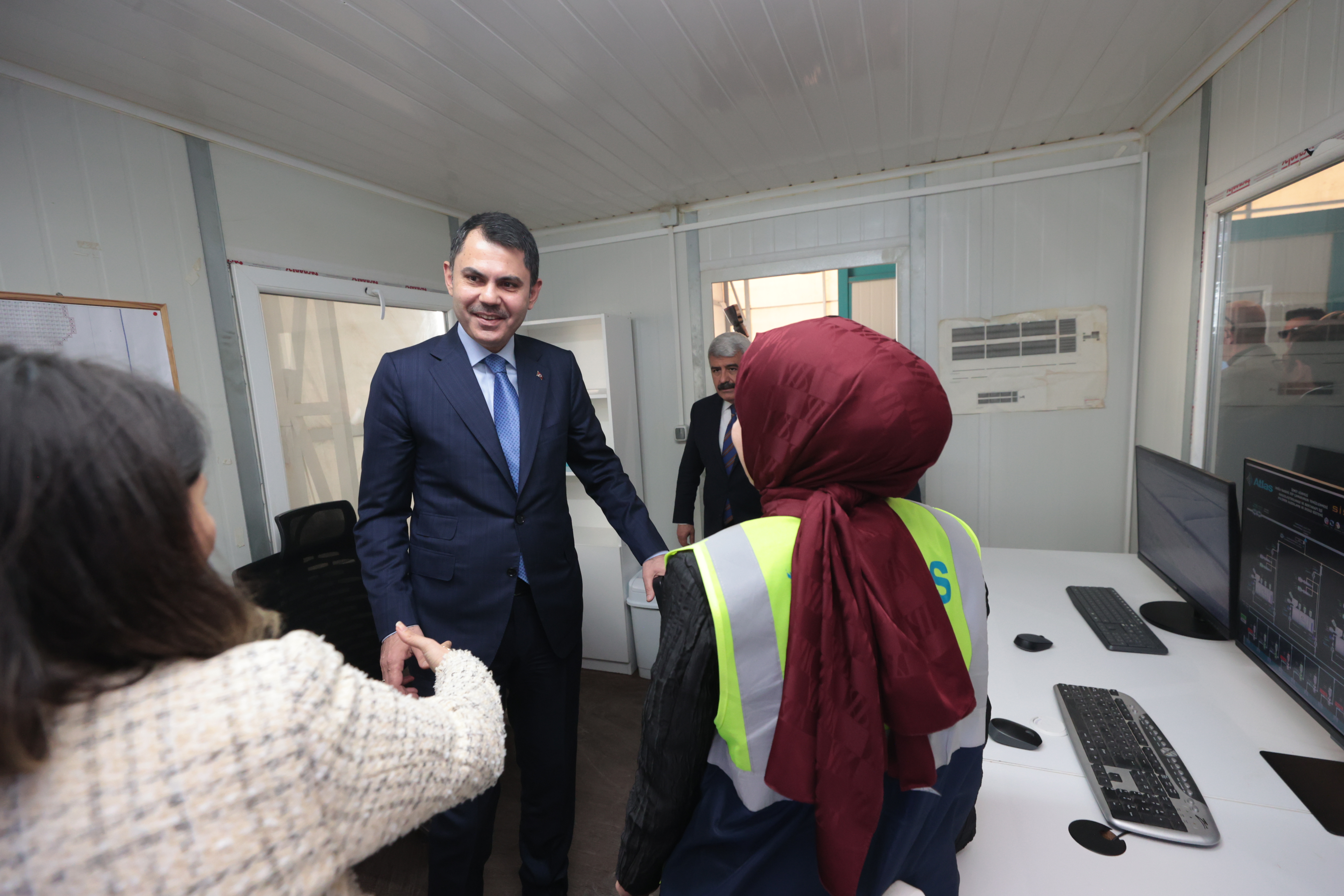 BAKAN KURUM, İZMİT KÖRFEZİ DİP ÇAMURU TEMİZLİĞİ PROJE ALANINDA İNCELEME YAPTI