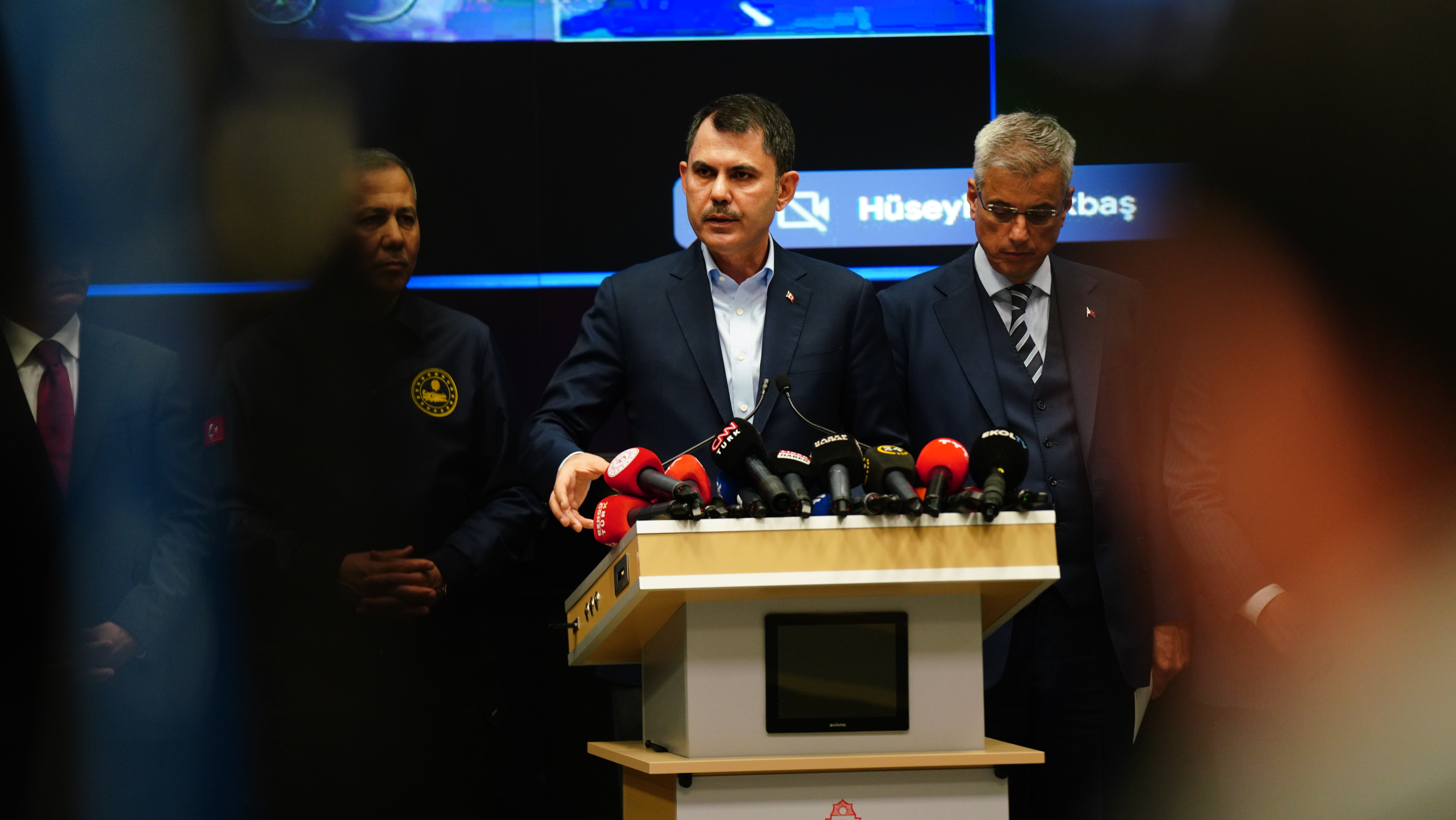 BAKAN KURUM: 12 BİNAMIZI TEDBİREN BOŞALTTIK