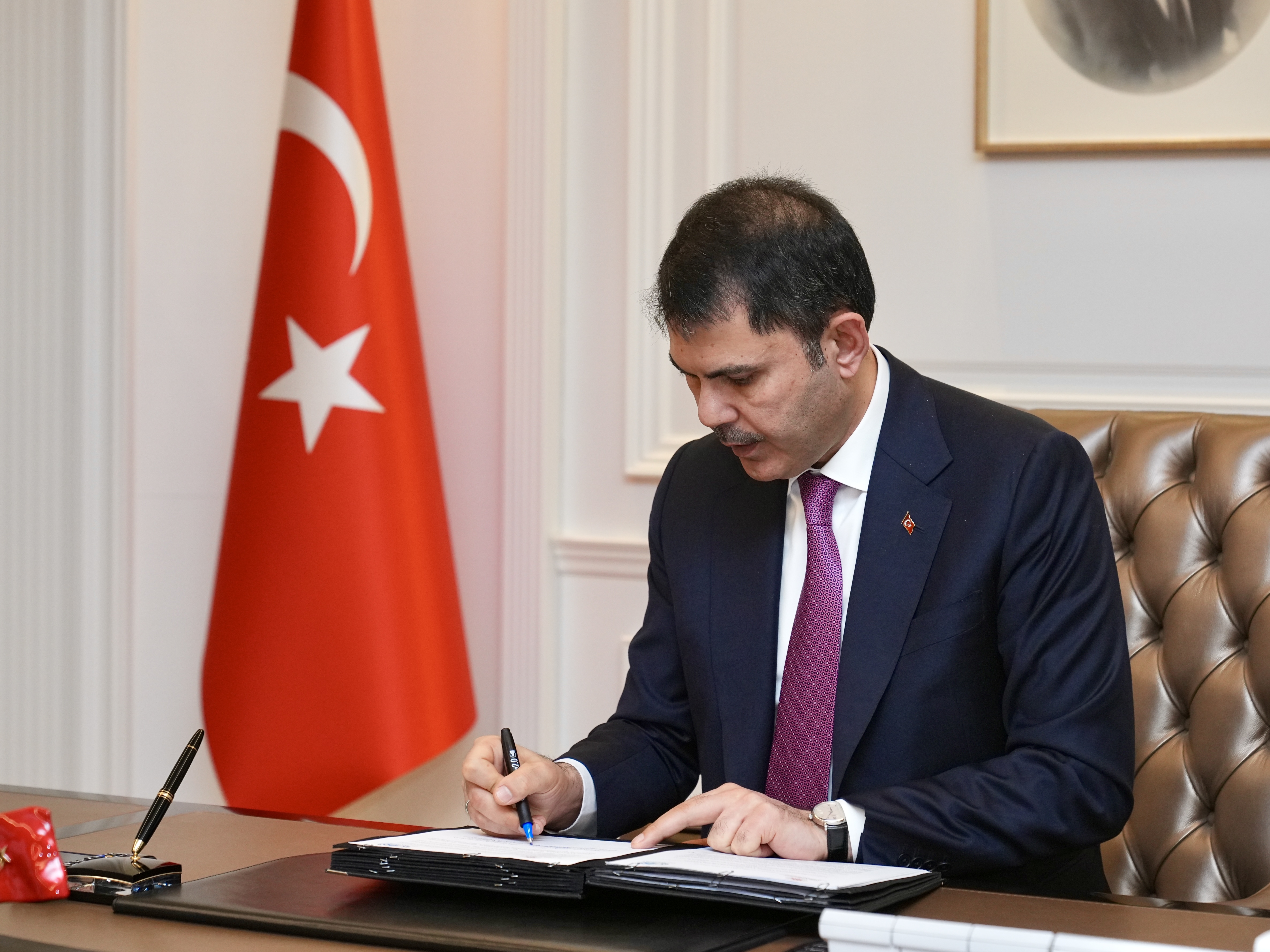 BAKAN KURUM, DEPREM BÖLGESİ KLİBİYLE 1 MAYIS EMEK VE DAYANIŞMA GÜNÜ'NÜ KUTLADI