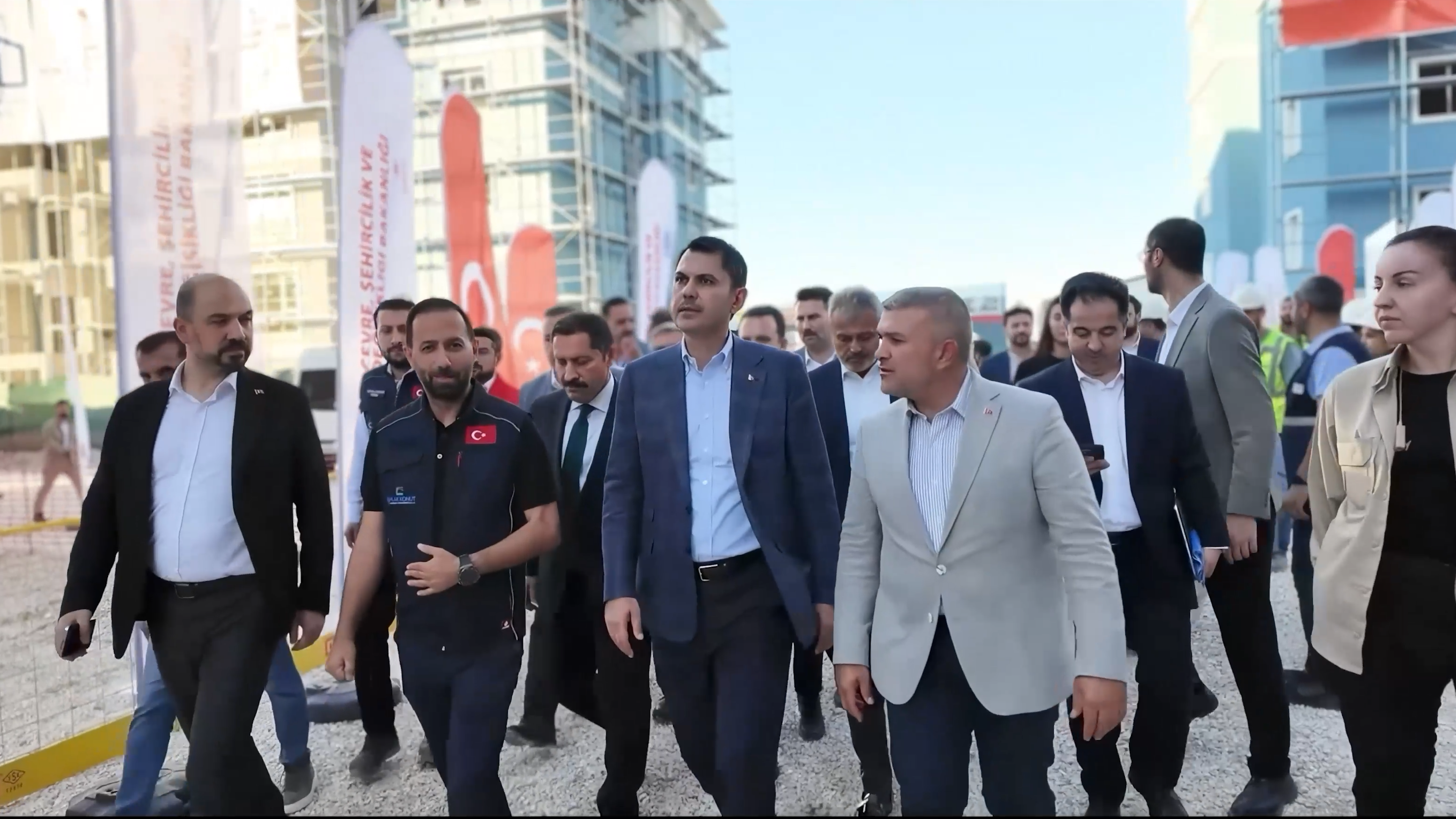 BAKAN KURUM, DEPREM BÖLGESİ KLİBİYLE 1 MAYIS EMEK VE DAYANIŞMA GÜNÜ'NÜ KUTLADI