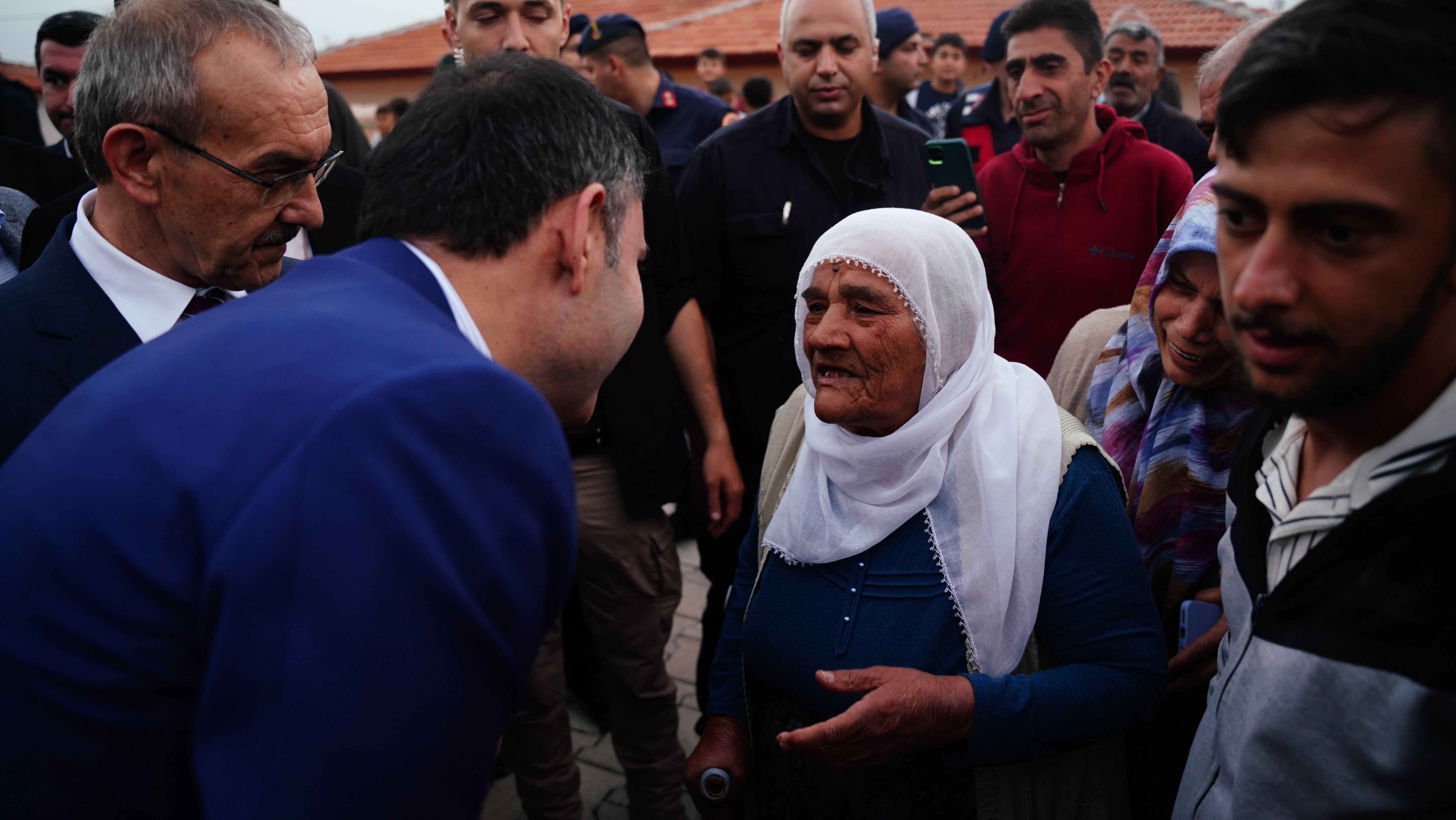 BAKAN KURUM KÖY EVİNE KONUK OLDU