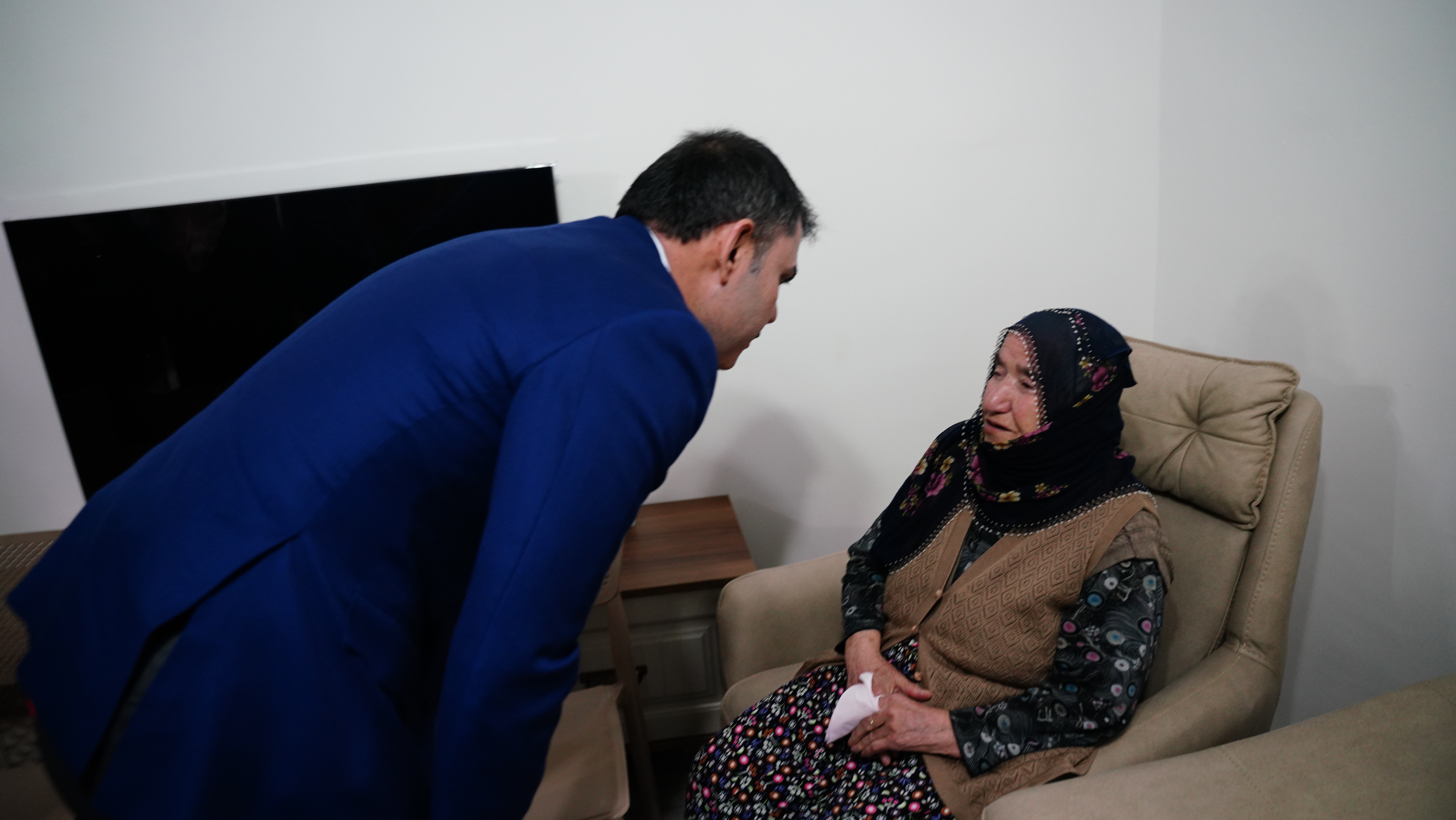 BAKAN KURUM KÖY EVİNE KONUK OLDU