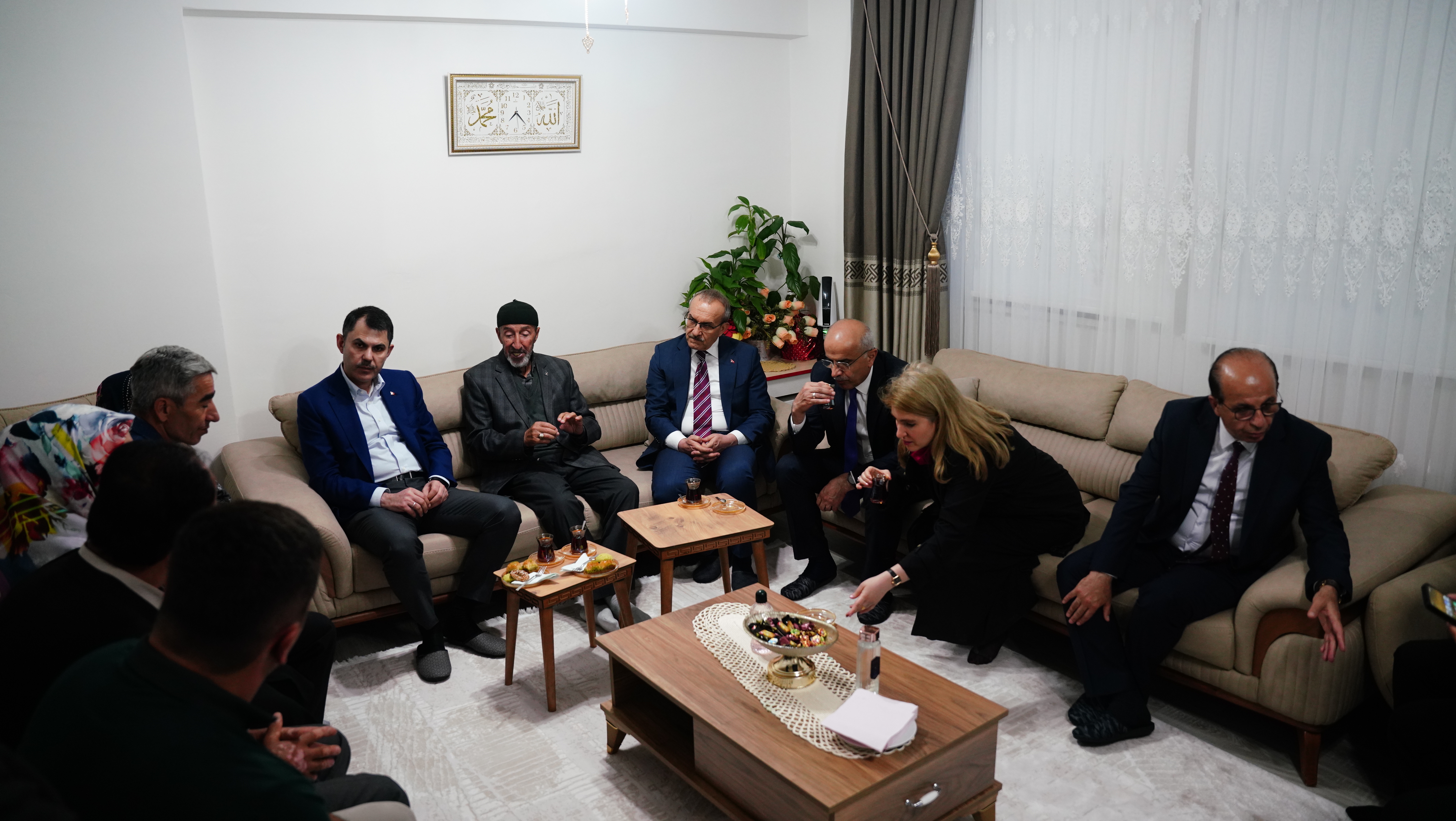 BAKAN KURUM KÖY EVİNE KONUK OLDU