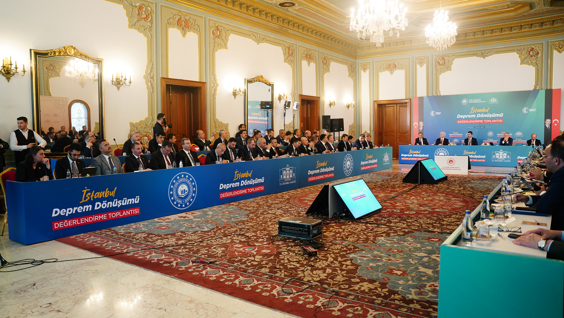 BAKAN KURUM: DEVLETİMİZ GÖVDESİNİ TAŞIN ALTINA KOYMUŞTUR, BELEDİYELERİMİZDEN DE AYNI ANLAYIŞI BEKLİYORUZ