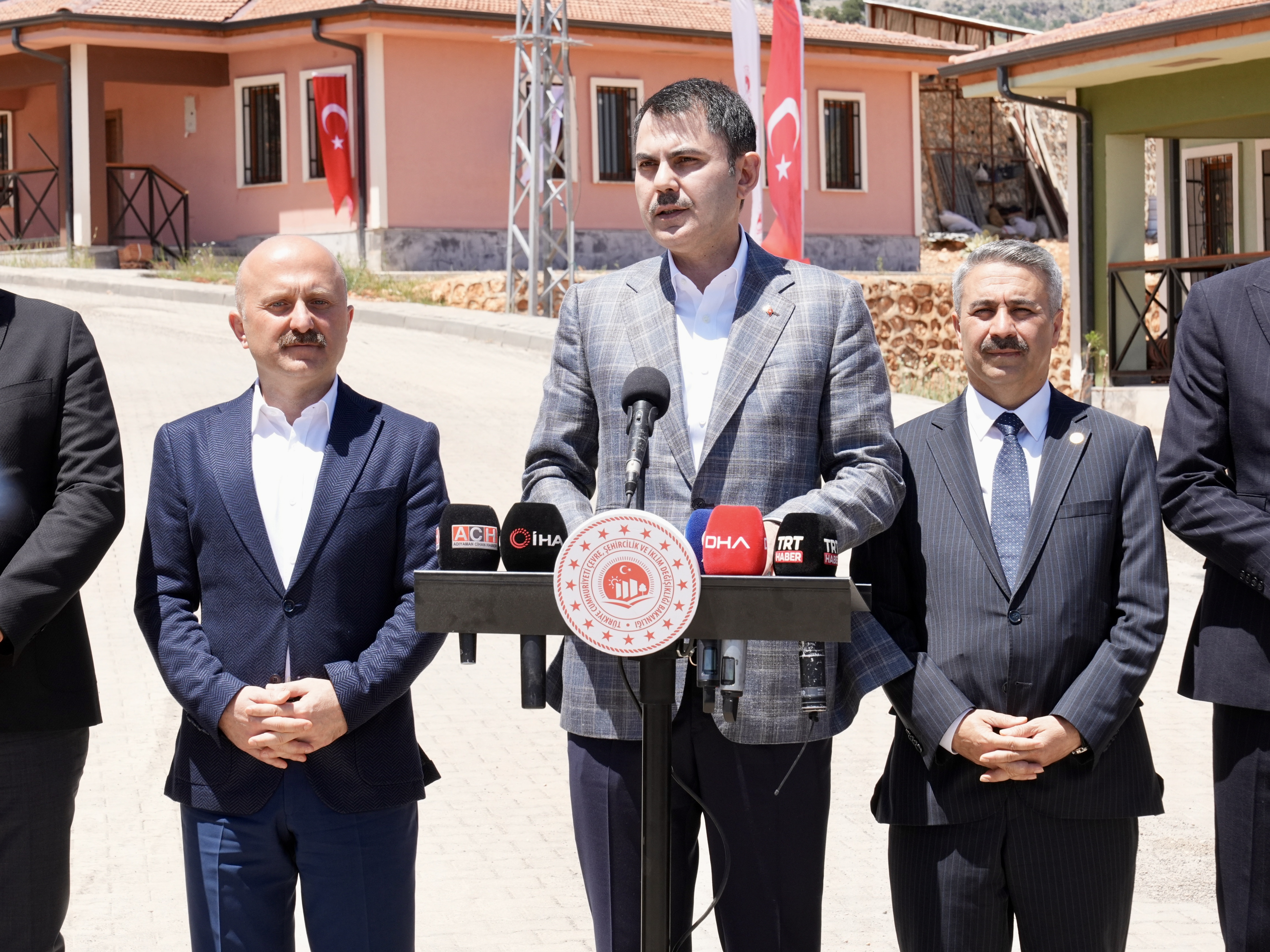 BAKAN KURUM ADIYAMAN’DA: BİZ SADECE SÖZ VERMEDİK SÖZÜMÜZÜ DE TUTTUK