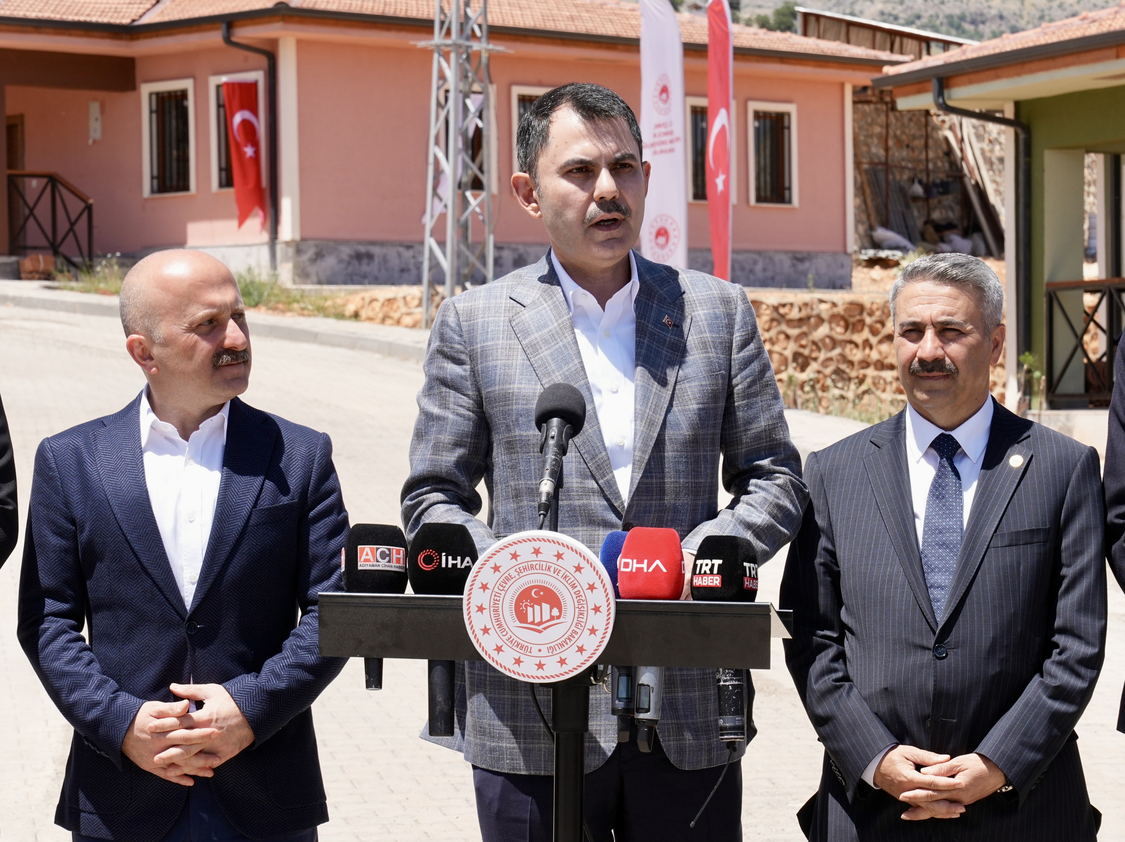 BAKAN KURUM ADIYAMAN’DA: BİZ SADECE SÖZ VERMEDİK SÖZÜMÜZÜ DE TUTTUK