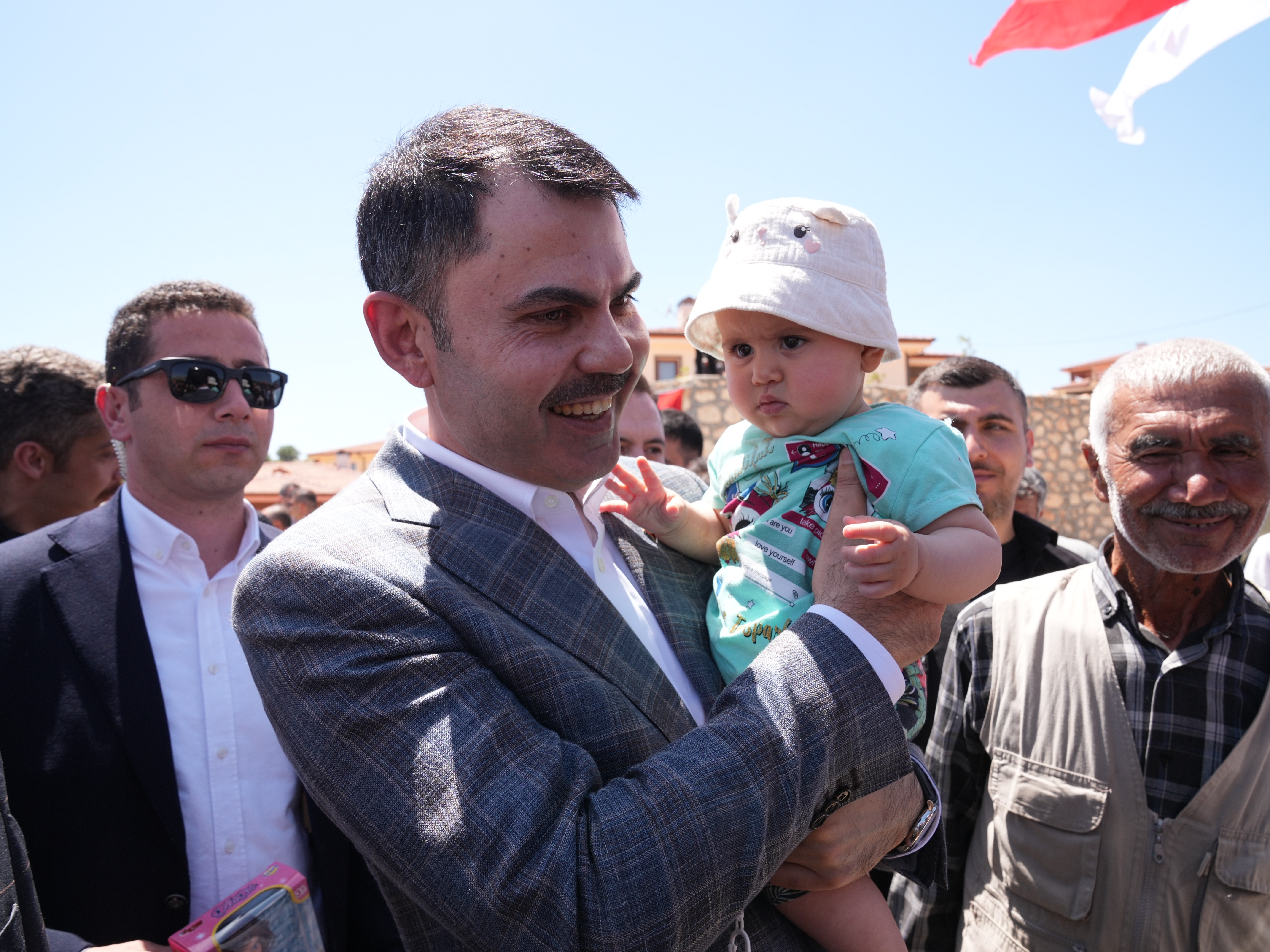 BAKAN KURUM ADIYAMAN’DA: BİZ SADECE SÖZ VERMEDİK SÖZÜMÜZÜ DE TUTTUK