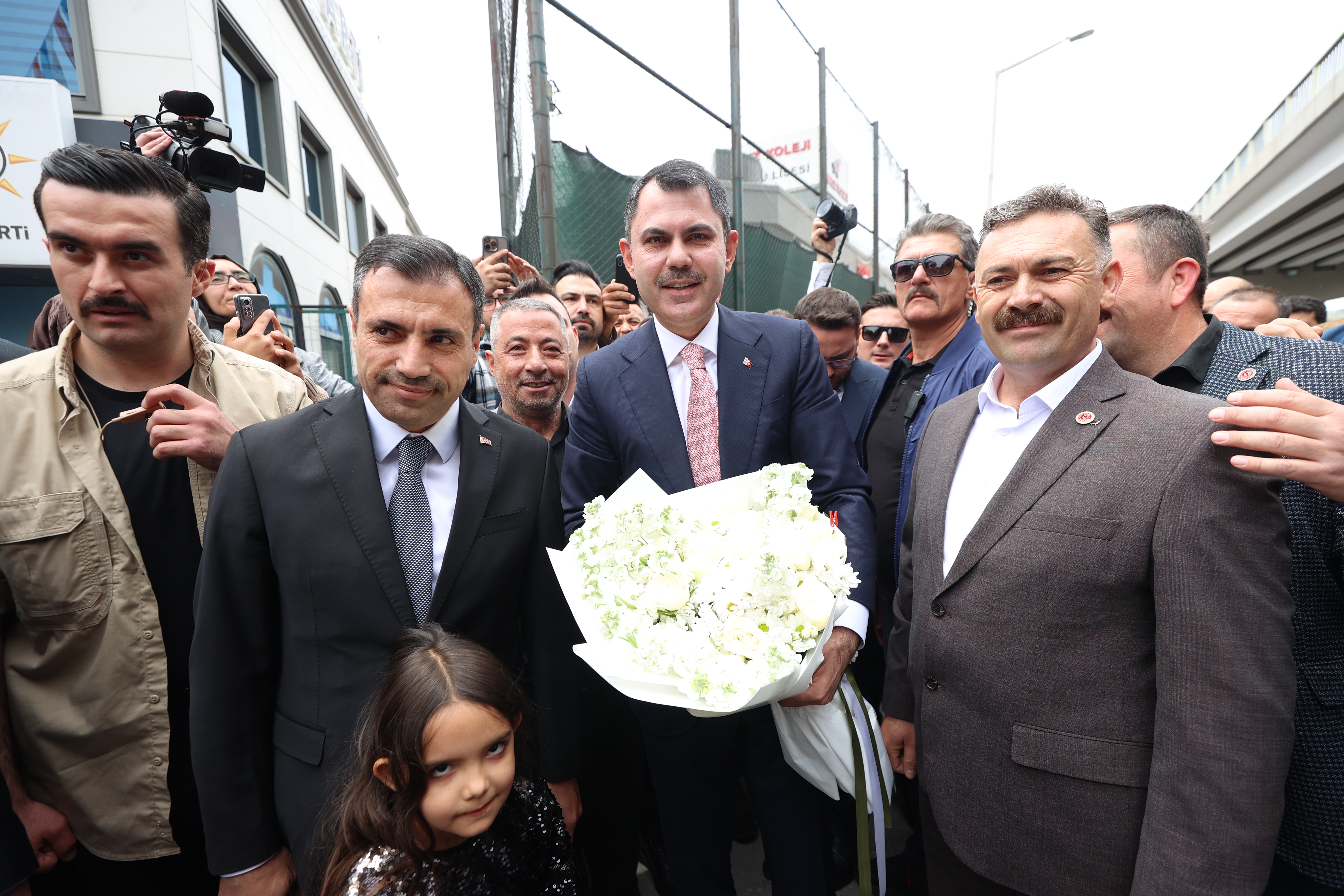 BAKAN KURUM: SÖZ TUTMAK NASIL OLURMUŞ DEPREM BÖLGESİNDE GÖSTERECEĞİZ