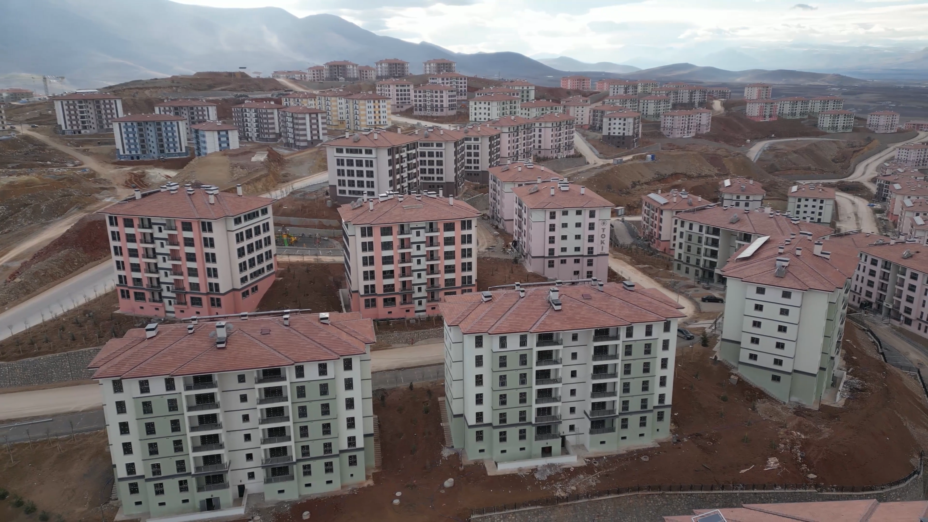 BAKAN KURUM, MALATYA’DA TAMAMLANAN KONUTLARI PAYLAŞTI