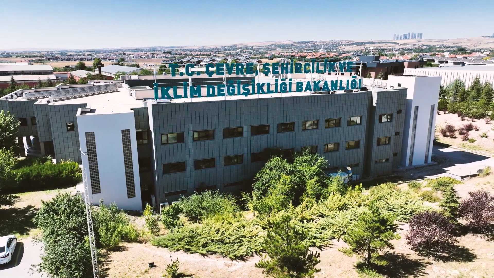 BAKAN KURUM: HAVA KİRLİLİĞİYLE MÜCADELEDE TAVİZ VERMİYORUZ “DENETİMLERİMİZİ HER ALANDA ARTIRACAĞIZ”