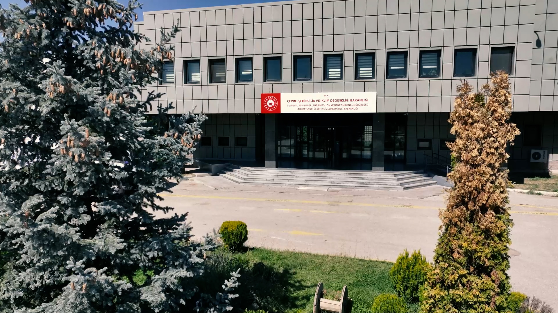 BAKAN KURUM: HAVA KİRLİLİĞİYLE MÜCADELEDE TAVİZ VERMİYORUZ “DENETİMLERİMİZİ HER ALANDA ARTIRACAĞIZ”