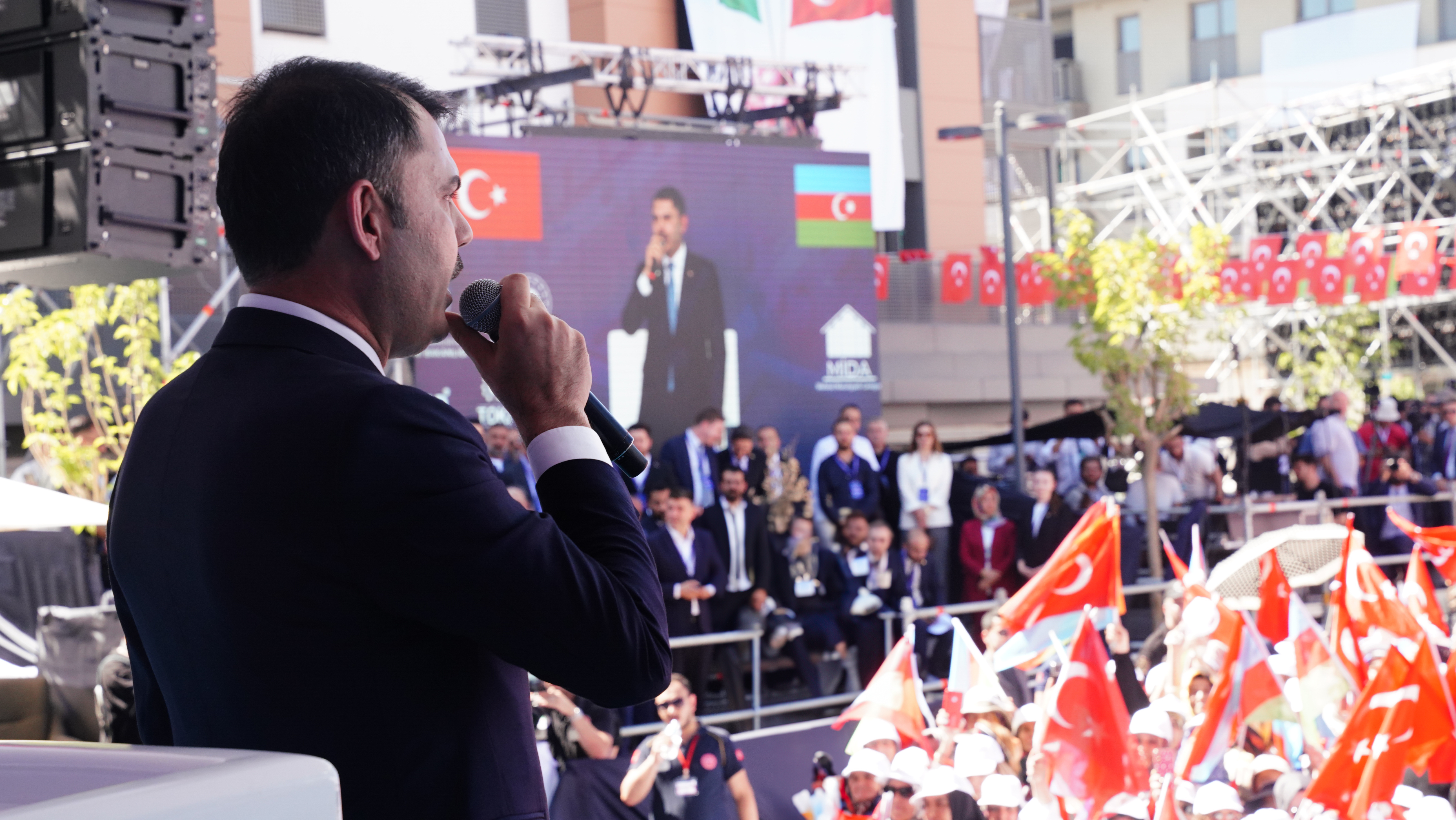 BAKAN KURUM: YUVASINA KAVUŞMAYAN TEK BİR VATANDAŞIMIZI BIRAKMAYACAĞIZ