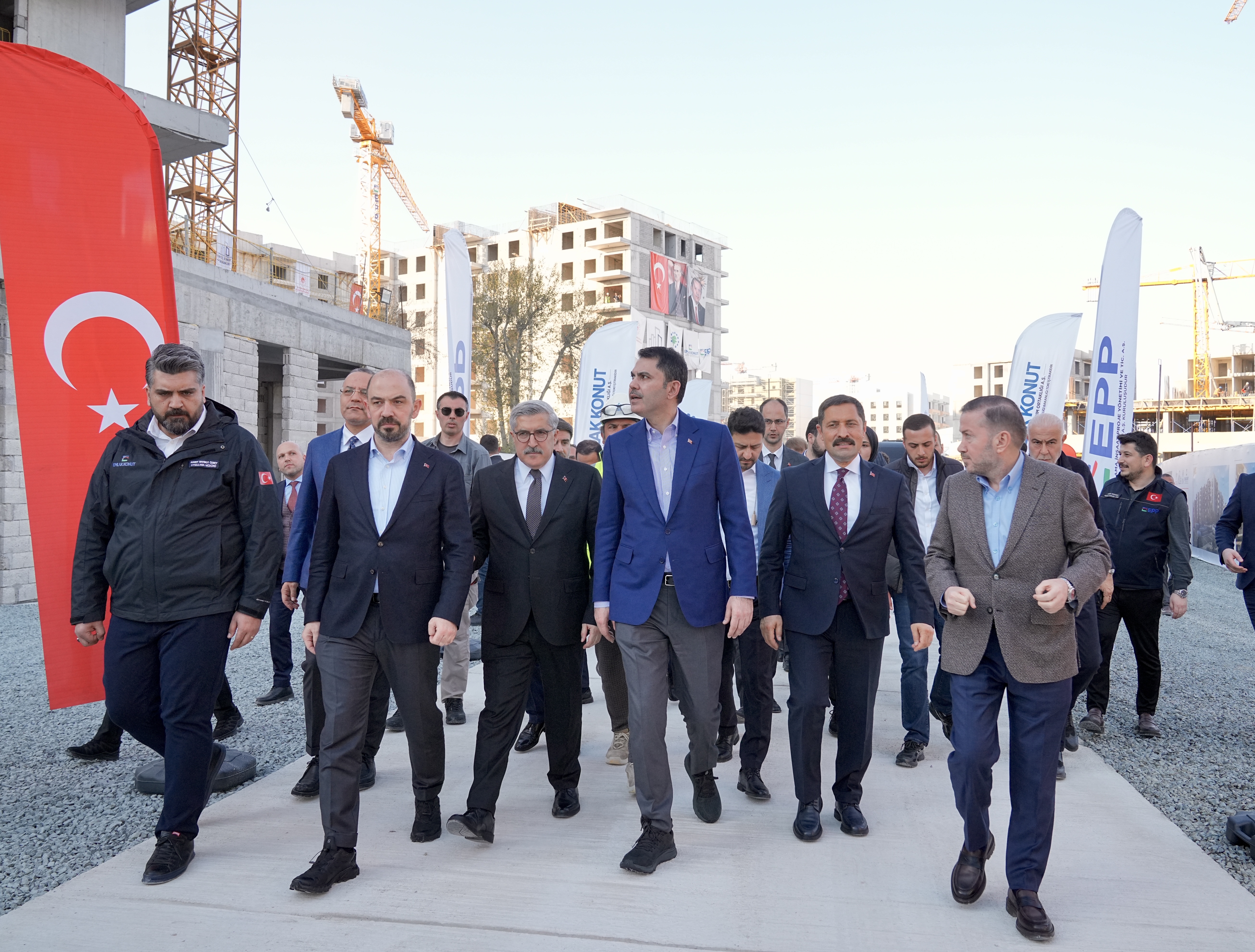 BAKAN KURUM: TESLİMATTA 250 BİNİ GEÇTİK SÖZÜMÜZÜ İNŞA ETMEYE DEVAM