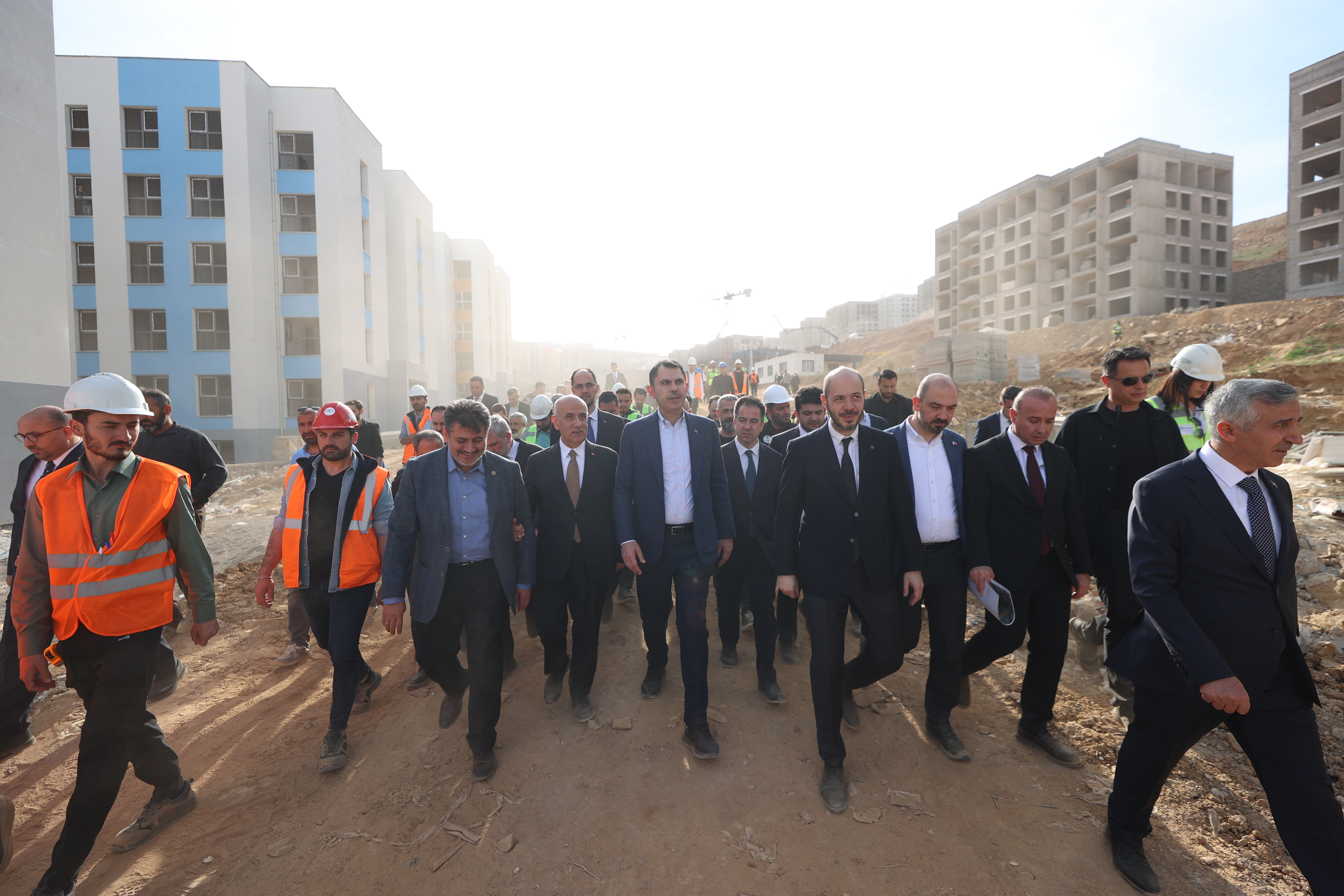 BAKAN KURUM: TESLİMATTA 250 BİNİ GEÇTİK SÖZÜMÜZÜ İNŞA ETMEYE DEVAM